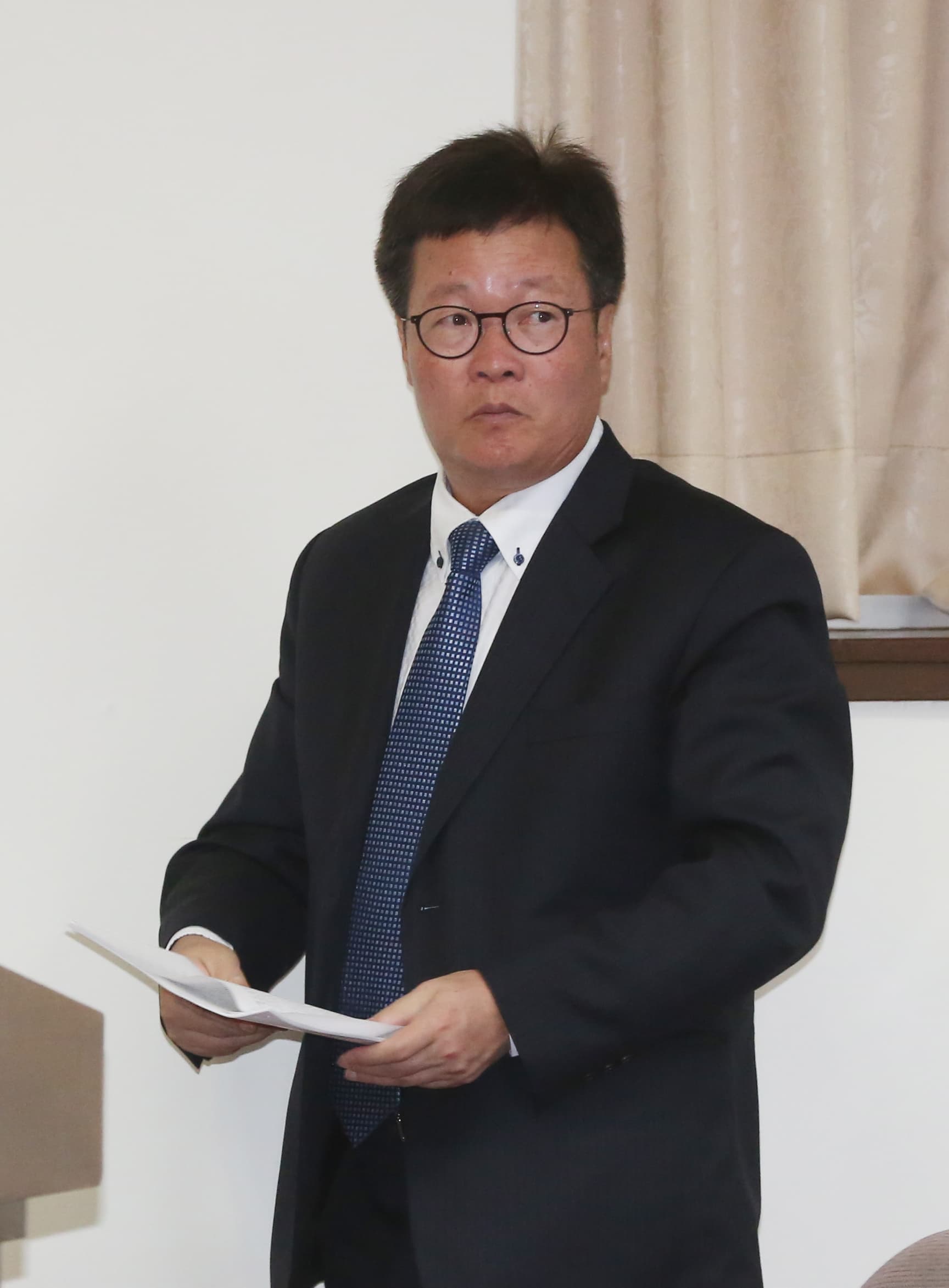 宜蘭縣代理縣長陳金德較2016年高雄市副市長任內申報，名下債務減少300多萬元，配偶欄成空白。