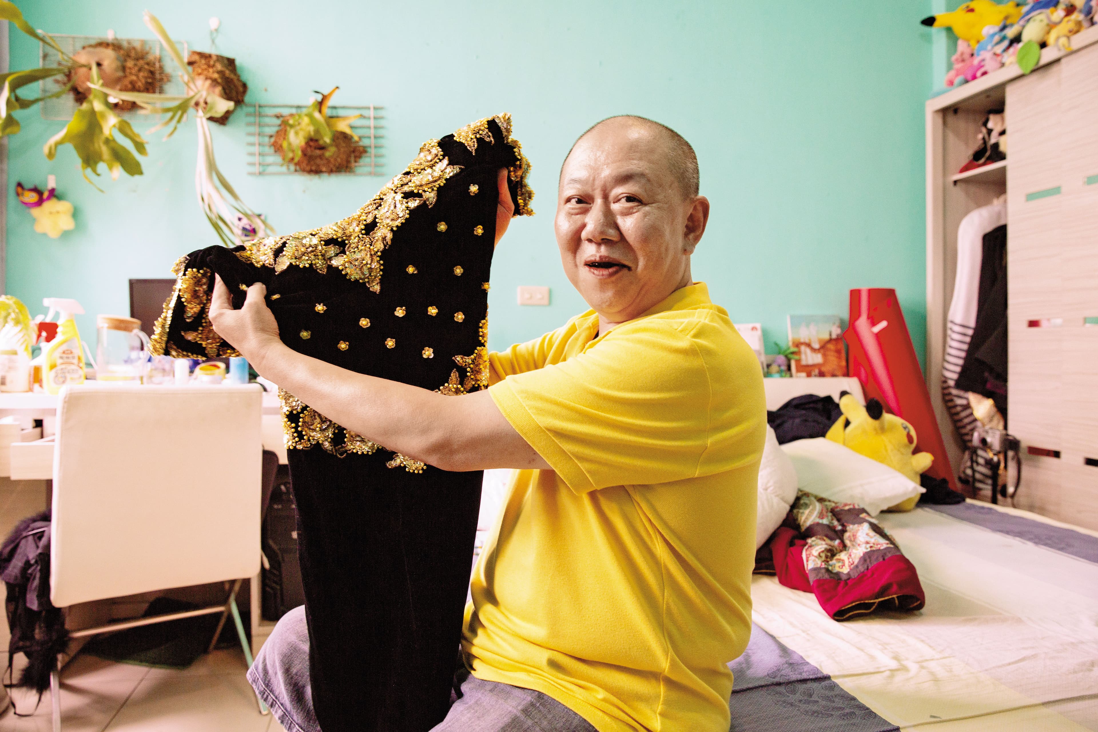 張瑞賓嘴上愛嫌棄兒子扮女裝,但心裡已經接受,還會虧他:「最近很久沒作品吼?」
