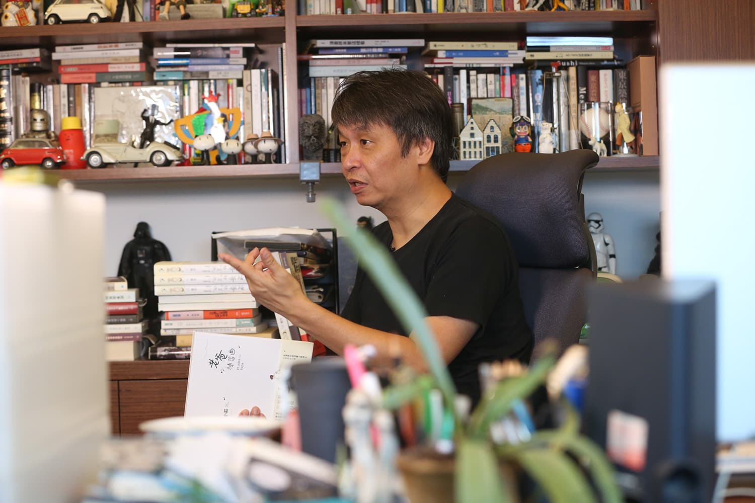 小莊認為文字跟圖像可以溝通的東西不同,都不能偏廢。