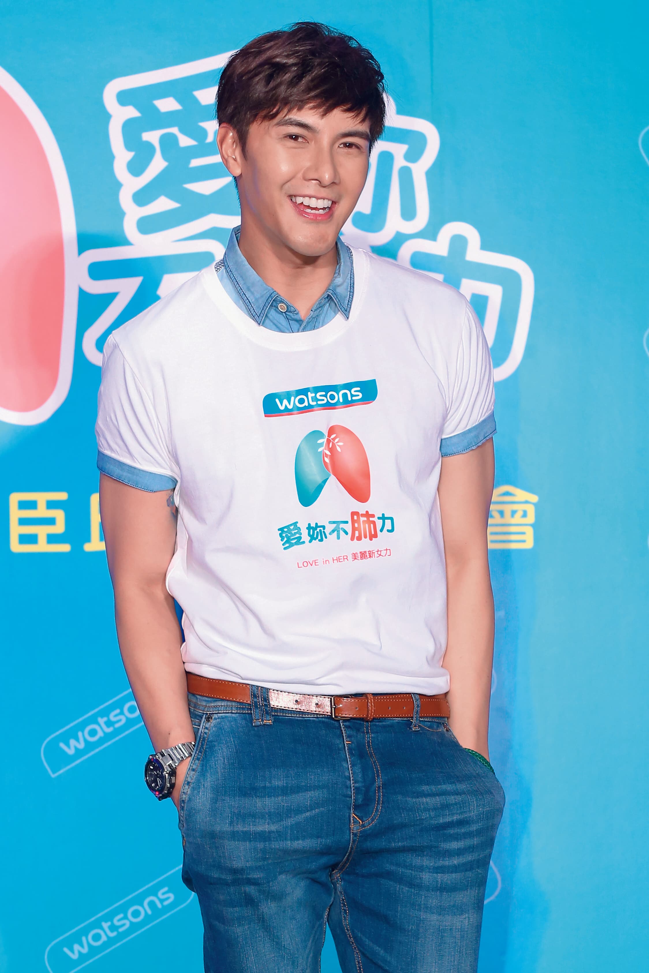 謝佳見赴對岸撈金後,傳出被嫌老又回台灣。