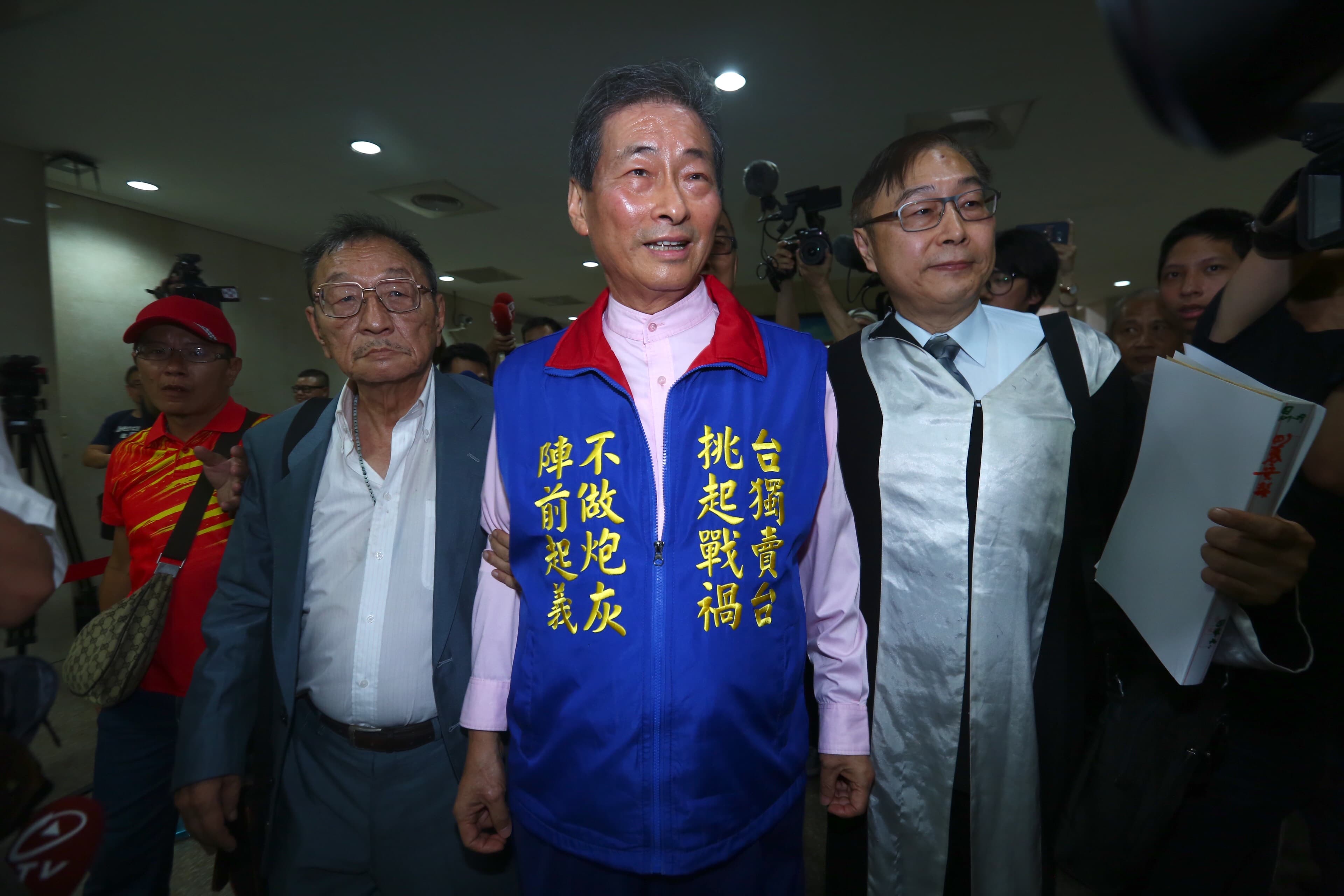 張安樂進入北檢偵訊,否認不法,質疑台獨賣台,挑起戰禍。