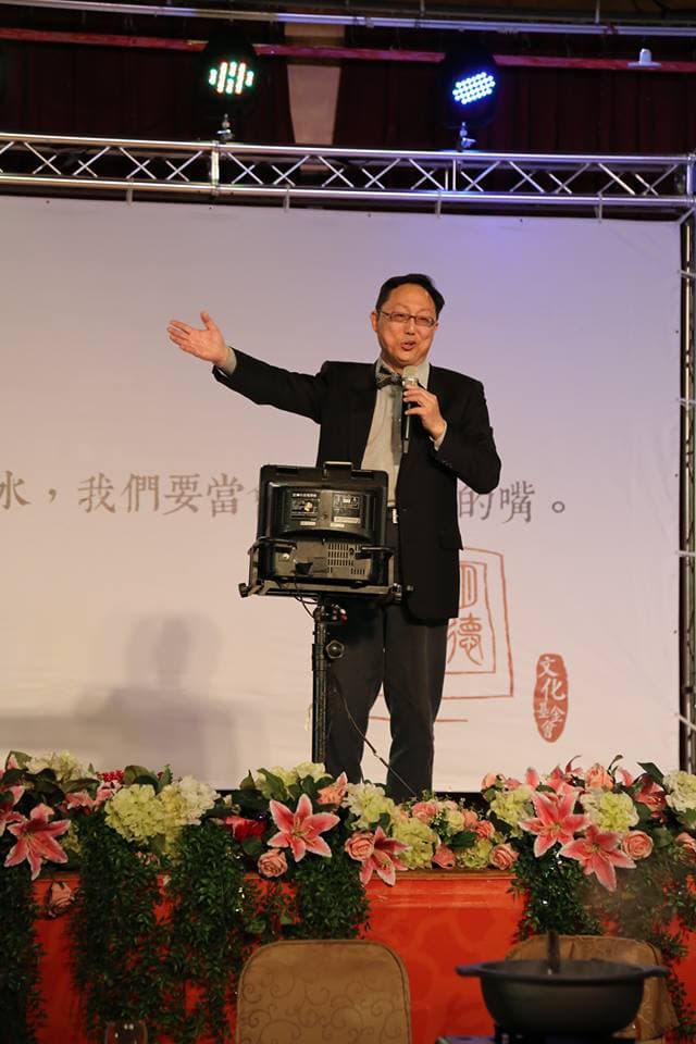 柯文哲談到前次競選總幹事姚立明就怒氣上衝,講到激動處忍不住爆粗口。(翻攝自姚立明臉書)
