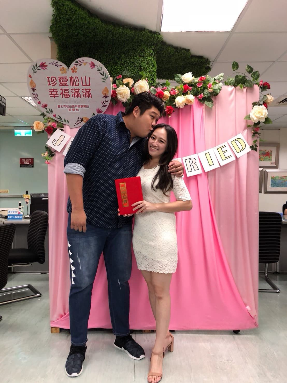哈孝遠搶在鬼門關後和女友登記,升格人夫。