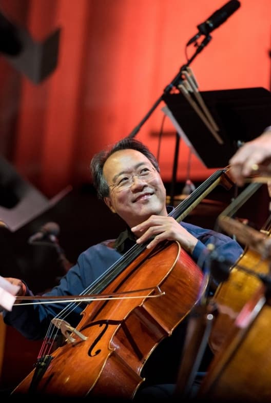 馬友友此次來台安排的獨奏曲目有巴哈大提琴前奏曲、 薩拉邦德舞曲和吉格舞曲等。(牛耳藝術提供)