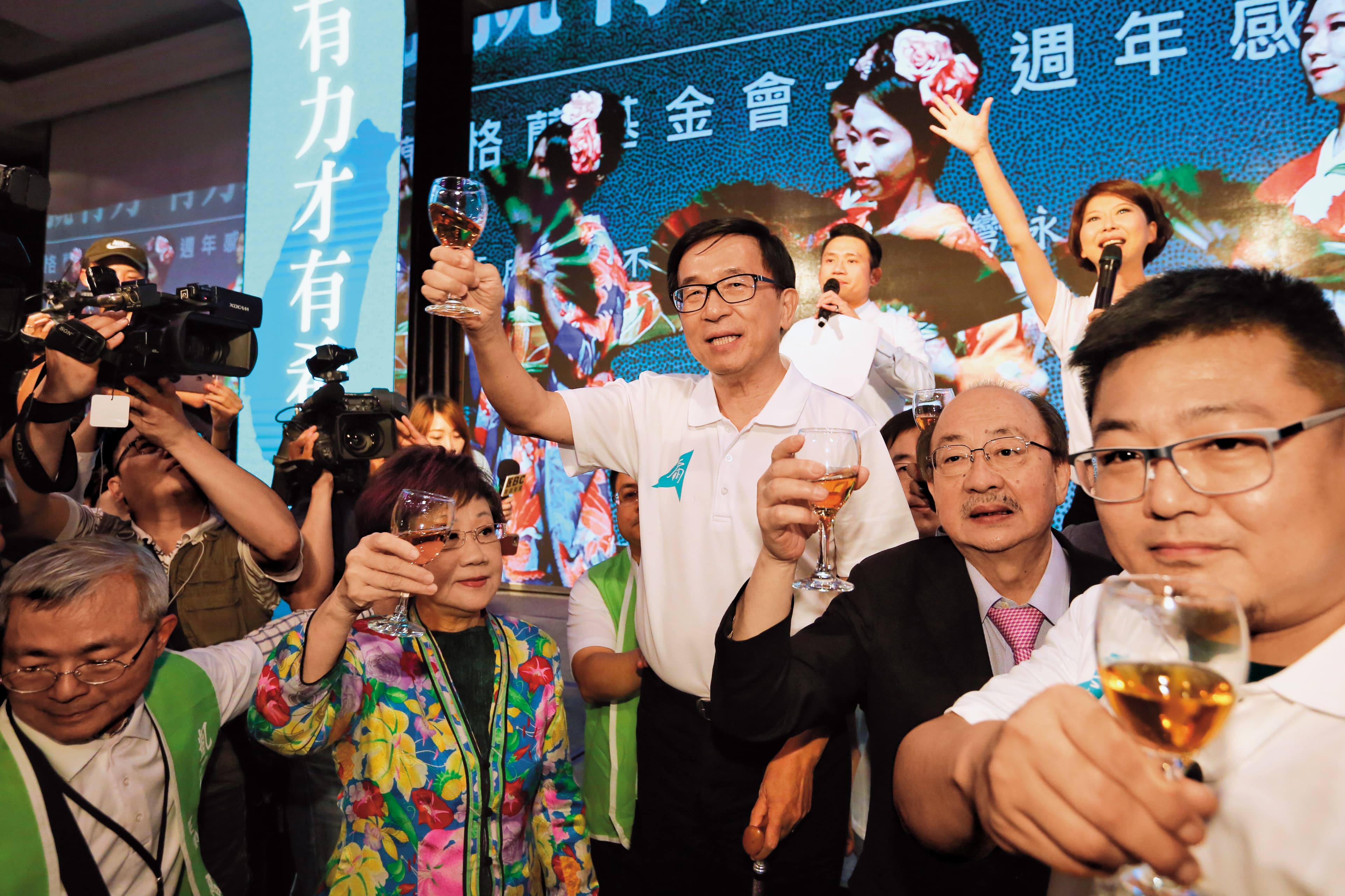 保外就醫返家後的陳水扁不甘寂寞,今年出席了凱達格蘭基金會募款餐會。(林俊耀攝)