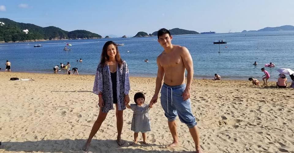 30歲的趙勁皓去年跟女星盧頌之結婚,女兒趙安嵐剛好1歲,對女兒超疼愛。(翻攝自趙勁皓臉書)