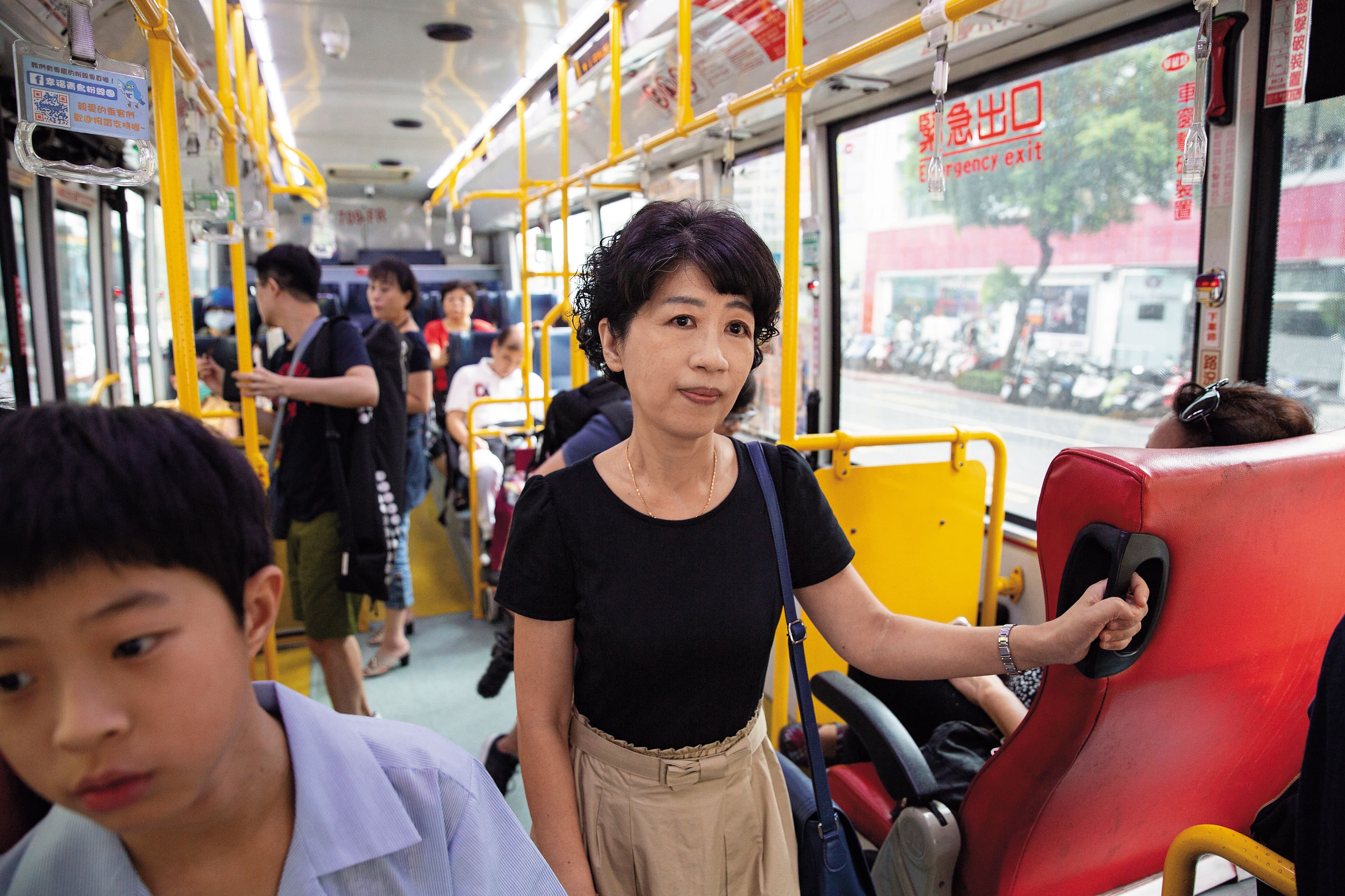 多年來,陳佩琪習慣獨自搭公車到醫院上班,下了班,也經常獨自搭公車或走路回家。
