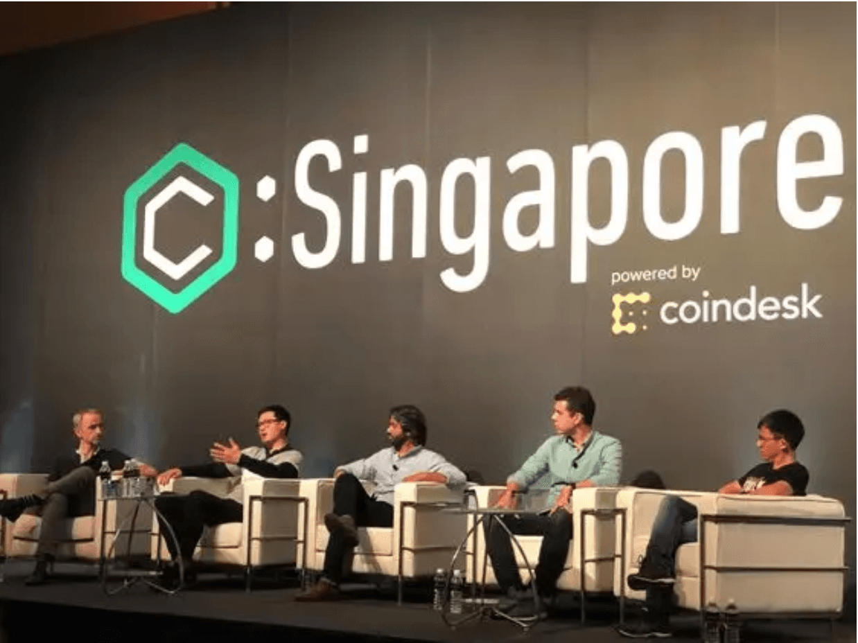 陳信生(左2)出席CoinDesk 共識大會•新加坡站。