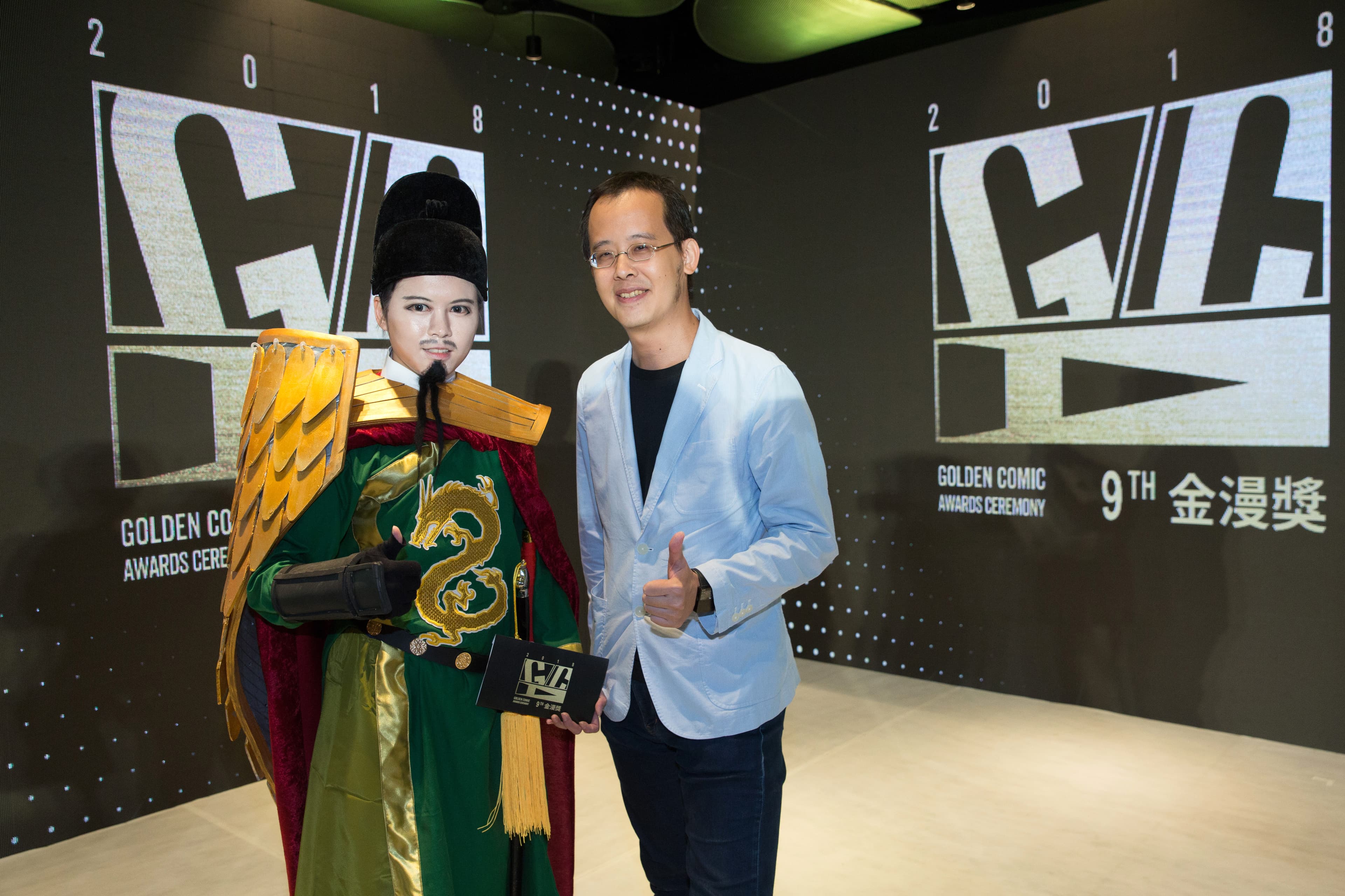 李隆杰（右）表示，畫《1661國姓來襲》最大的困難是做歷史考究。