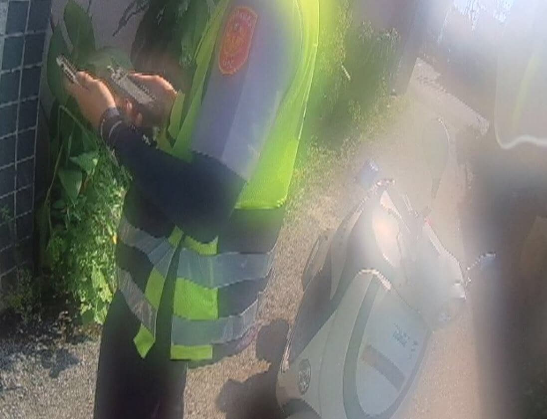 警方將林男解送到地檢署歸案。(翻攝畫面)