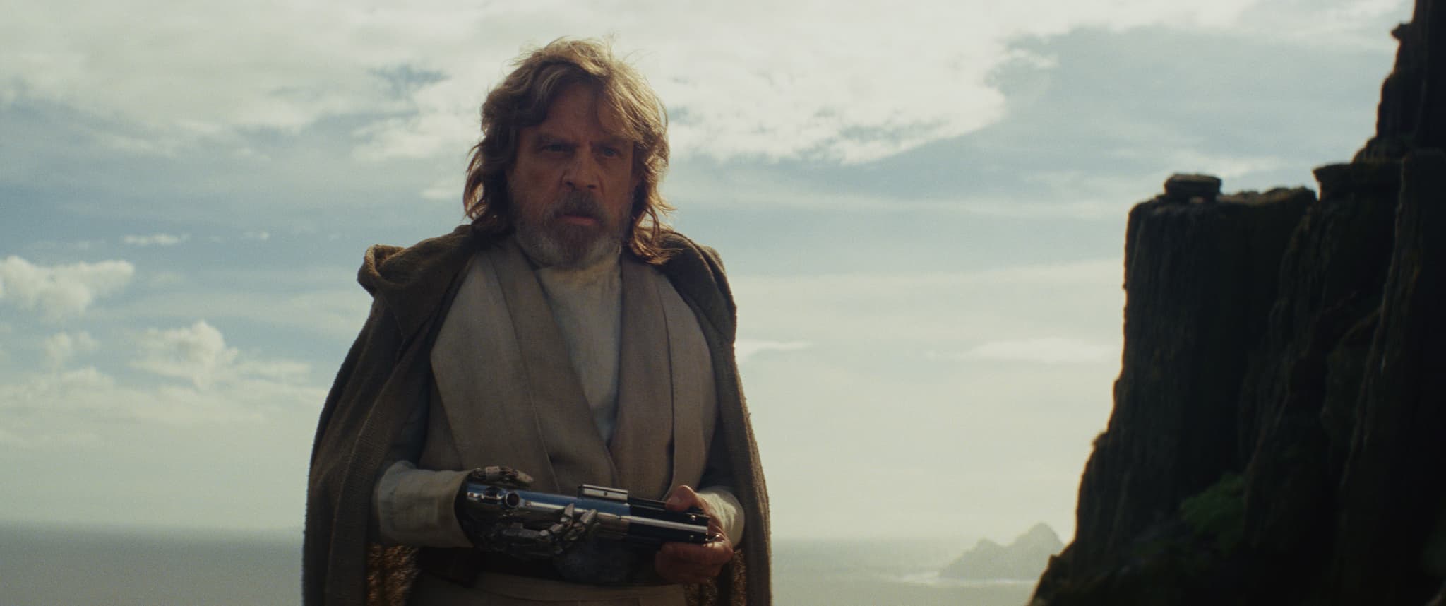 去年底上映的《STAR WARS:最後的絕地武士》,媒體與觀眾的影評恰好背道而馳,現在研究發現當時網路上許多的負面評價,疑似都是有人刻意操縱,甚至與俄羅斯的假帳號脫離不了關係。(迪士尼提供)