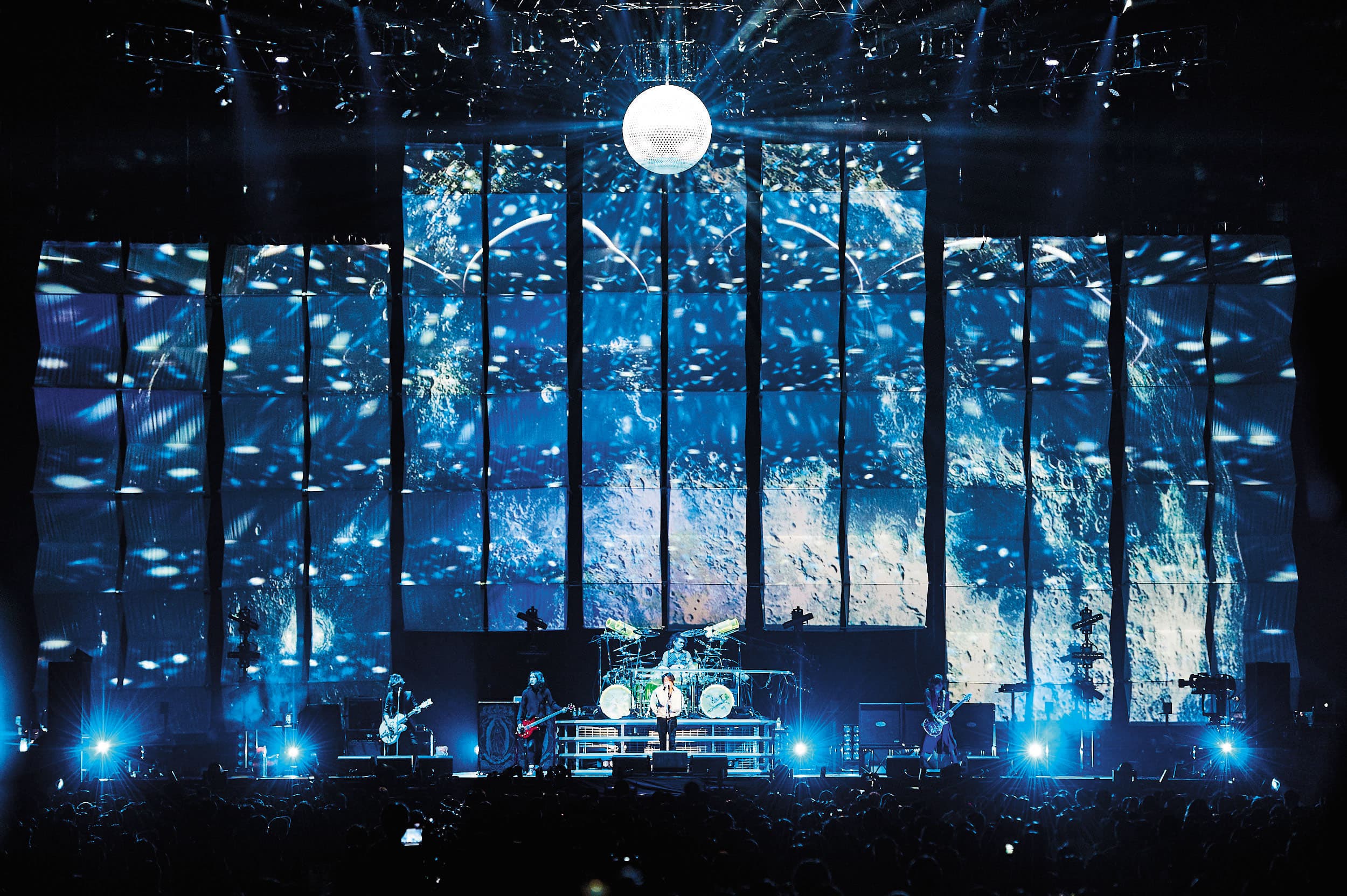 LUNA SEA The Holy Night 2017是NAKED lnc.在日本首次將光雕投影技術與大型演唱會結合。(NAKED Inc.提供)