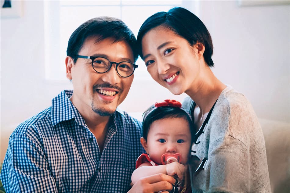 桂綸鎂許久沒參與電視劇演出，但受劉德華欽點，演出FOX原創影集《東方華爾街》中的神祕人妻，與潘燦良育有1女。