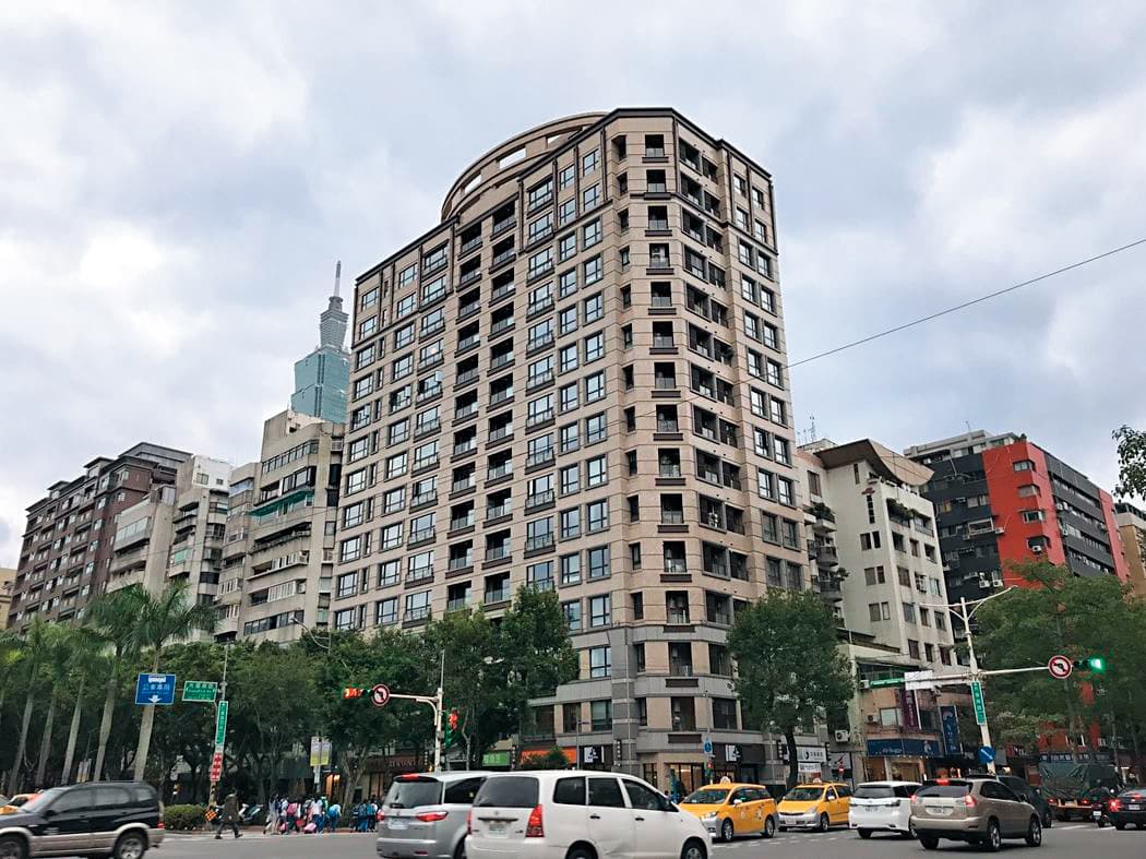 陳夢晨所住的那棟豪宅當初因有周杰倫置產而聞名,一坪價格可達百萬。(翻攝自豪宅網)