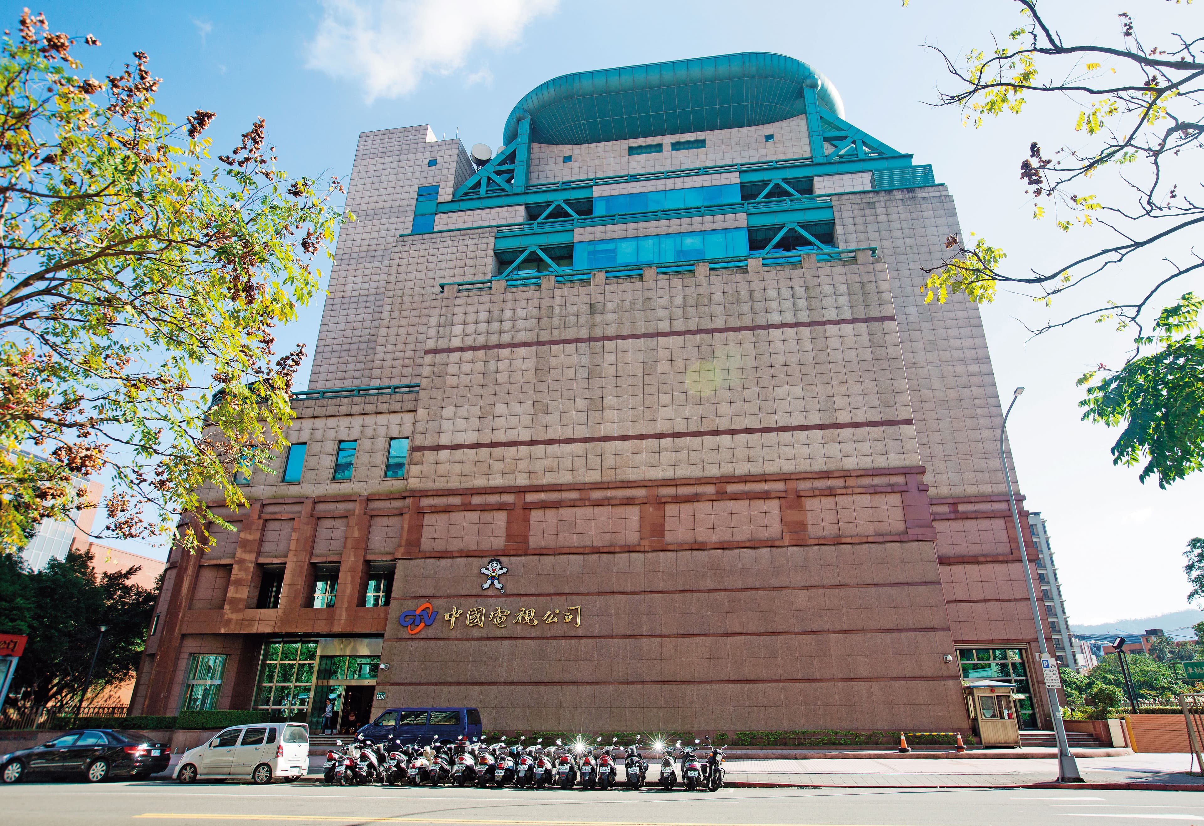 中投公司想出天龍八步手法,回饋余建新4.8億元並拿下中視。