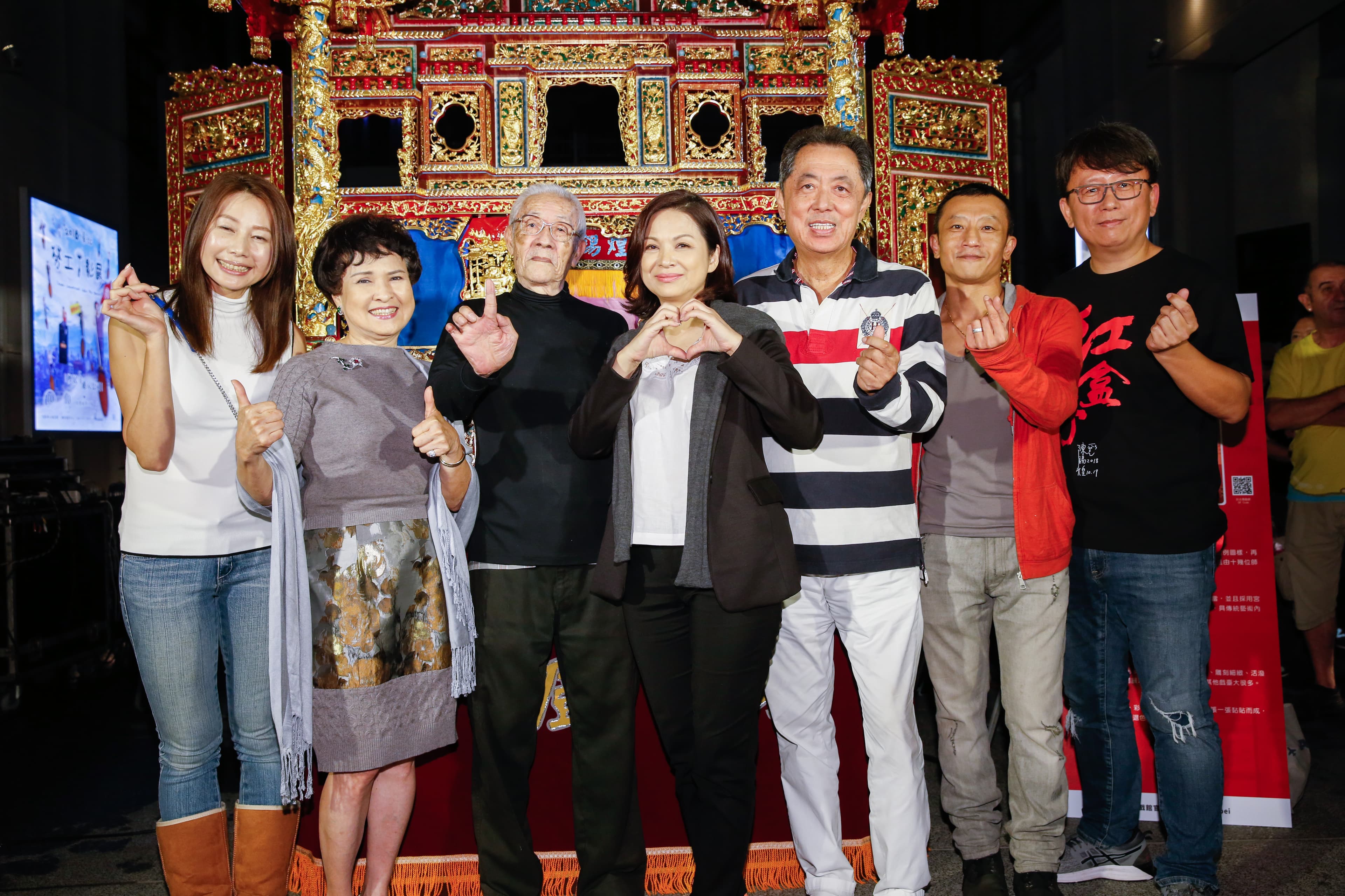 丁寧(左起)、王金櫻、楊貴媚、朱延平、楊雅喆等人都特地前來支持《紅盒子》。