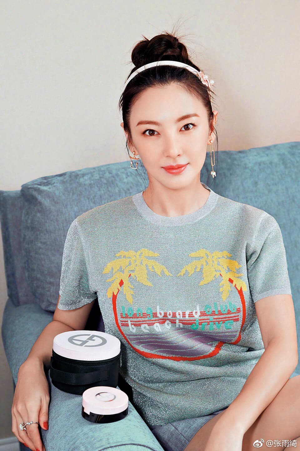 張雨綺遭爆料早在袁巴元與舊愛位分手前就已介入對方感情,還趁女方出國時登堂入室住進她家。(翻攝自張雨綺微博)