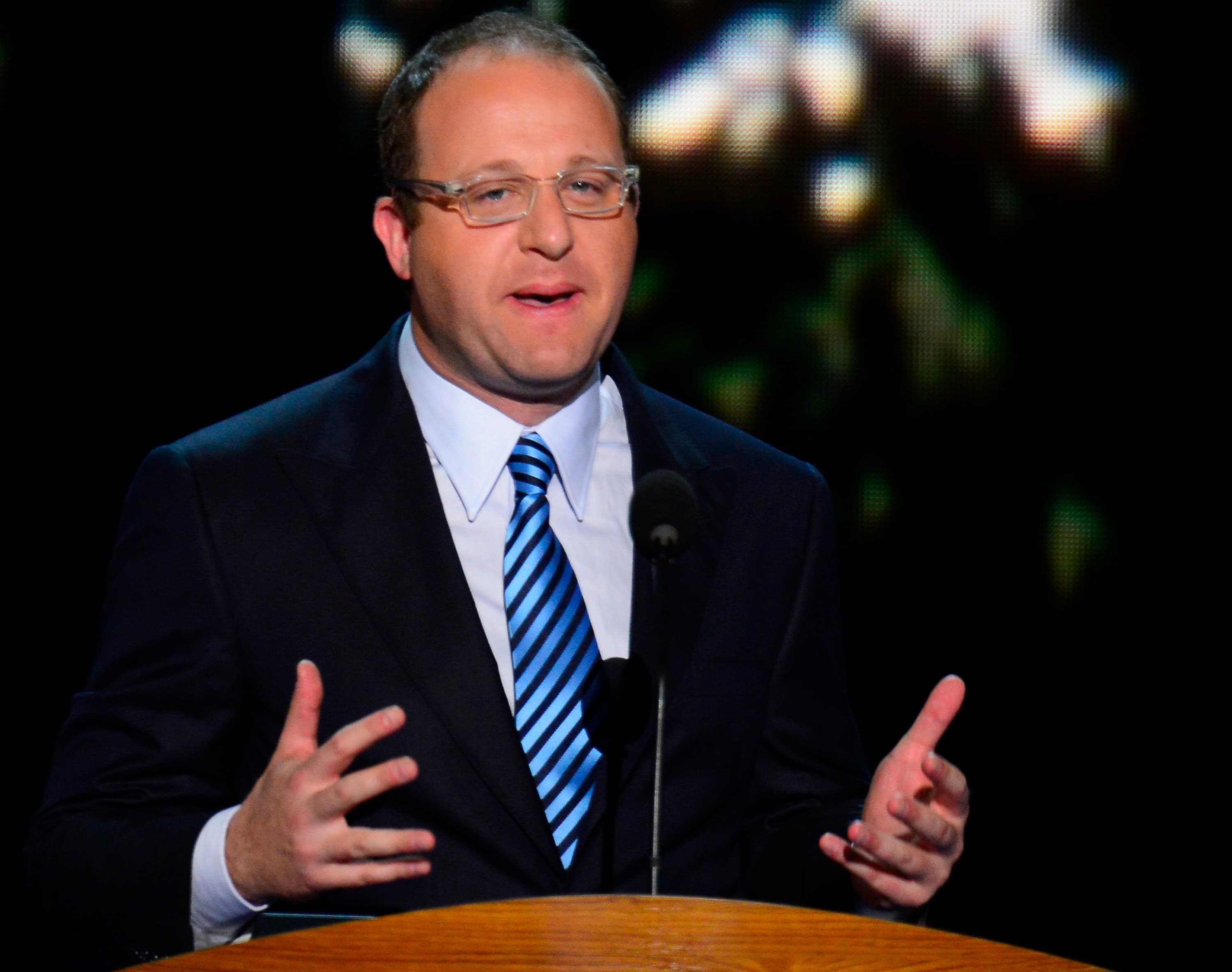 2008年就曾創造過歷史的波利斯(Jared Polis),這次再度以成為美國首位同性戀州長的身分為美國政治開創多元的一面。(東方IC)