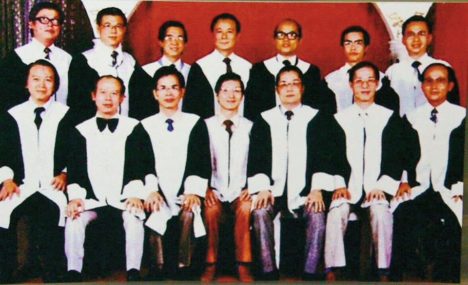 當年「美麗島事件」辯護律師團,包括蘇貞昌(後排右3)、謝長廷(後排右2)、陳水扁(後排左3)各自在政壇都有不同際遇。(翻攝自謝長廷臉書)