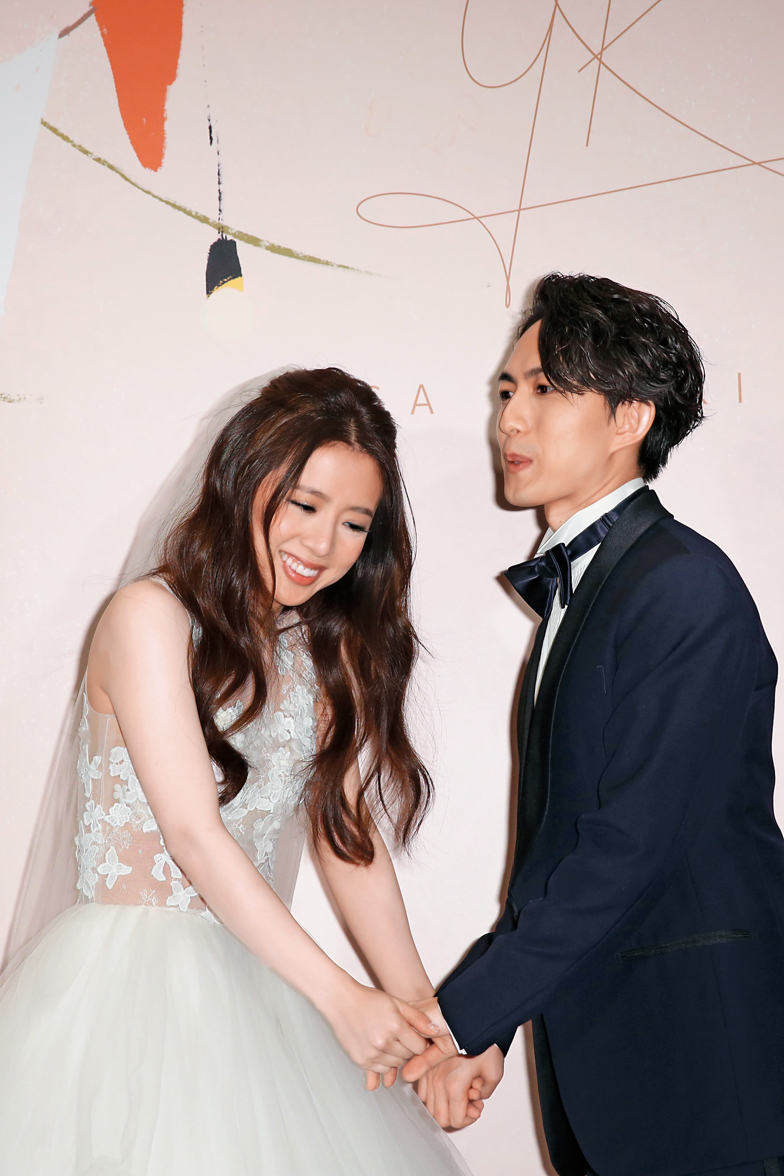 和林宥嘉(右)合作時,他尚未當兵,如今即使和丁文琪(左)結婚、生小孩,登曼波覺得他的本質一直沒變。