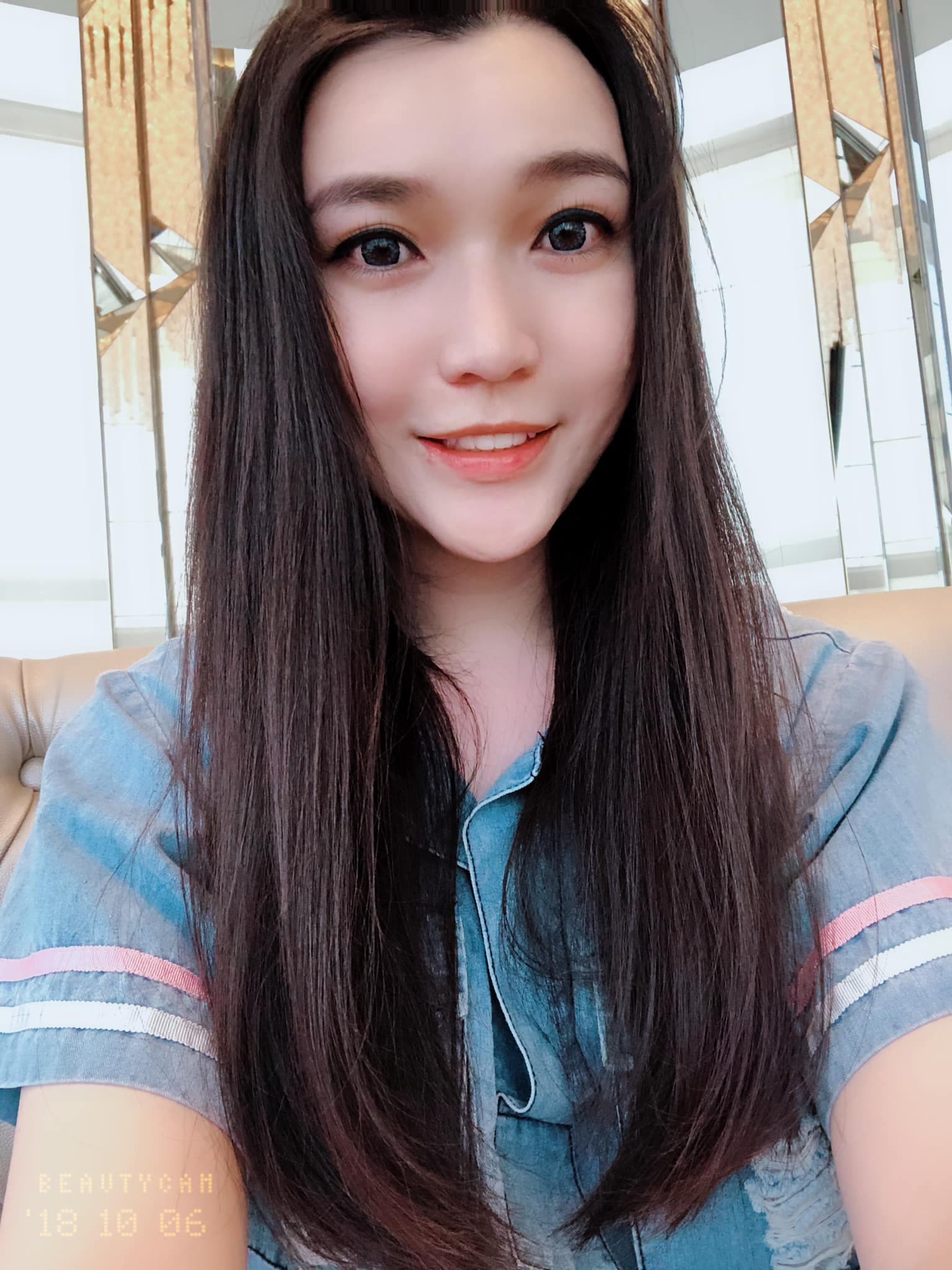 劉薰愛18歲時在當時男友資助下變性,她如今在上海定居,當起朝九晚五的上班族,6月還曾回台灣上通告。(翻攝自劉薰愛臉書)