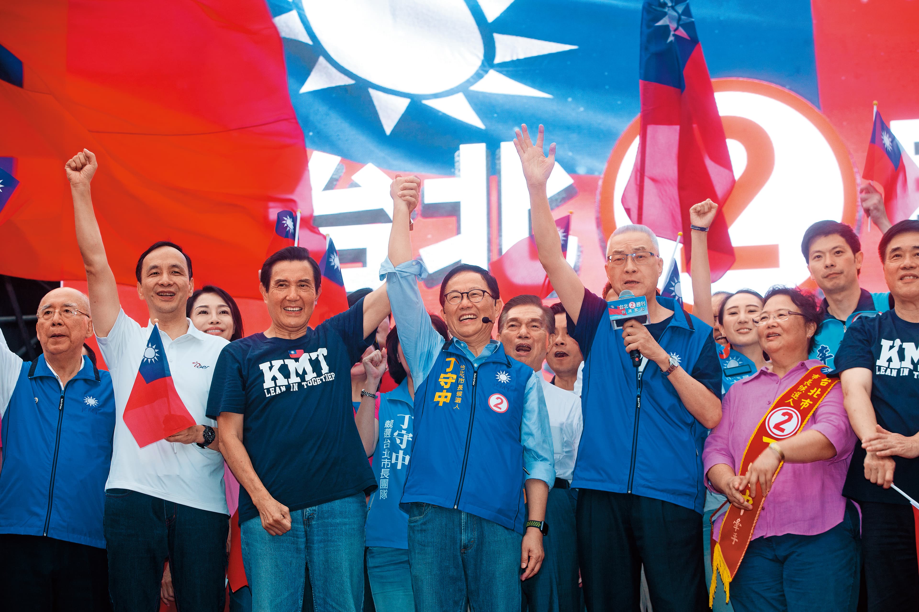 丁守中選前凱道造勢,原本寄望6都候選人合體營造大團結,但未能如願。