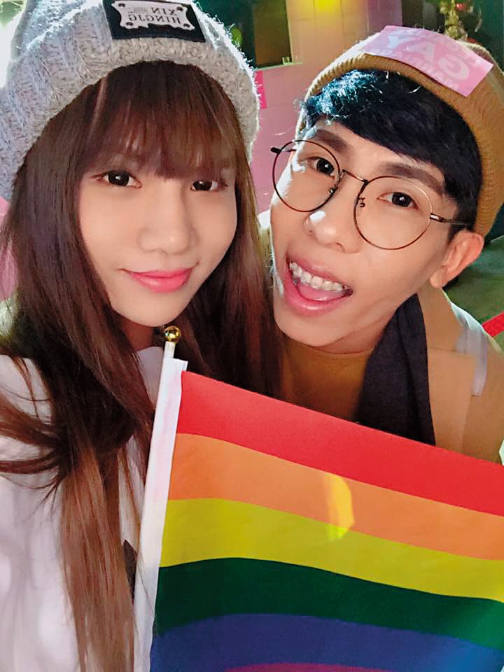 小A辣和林進（右）積極為婚姻平權發聲，不只爭取權益，也希望不要再有小孩因為性別特質不同被霸凌。（翻攝自小A辣臉書）