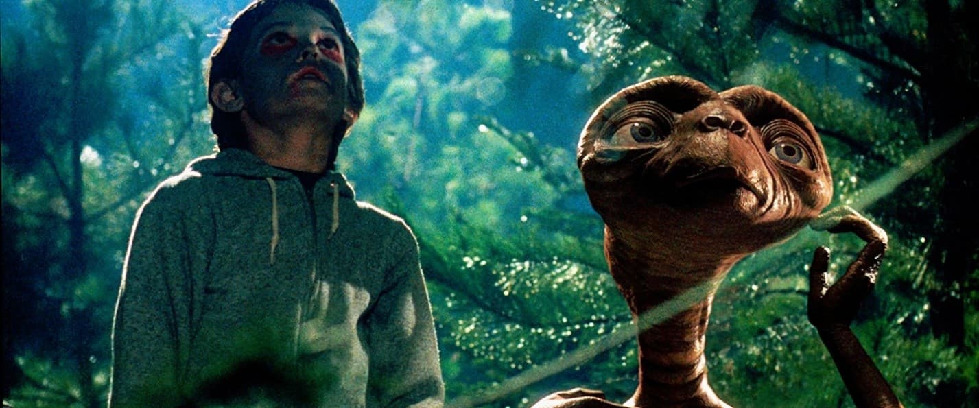 湯瑪士斯圖伯表示,史蒂芬史匹柏執導的《E.T.外星人》他看了15次,堪稱是他的電影啟蒙。(翻攝自hypesphere.com)