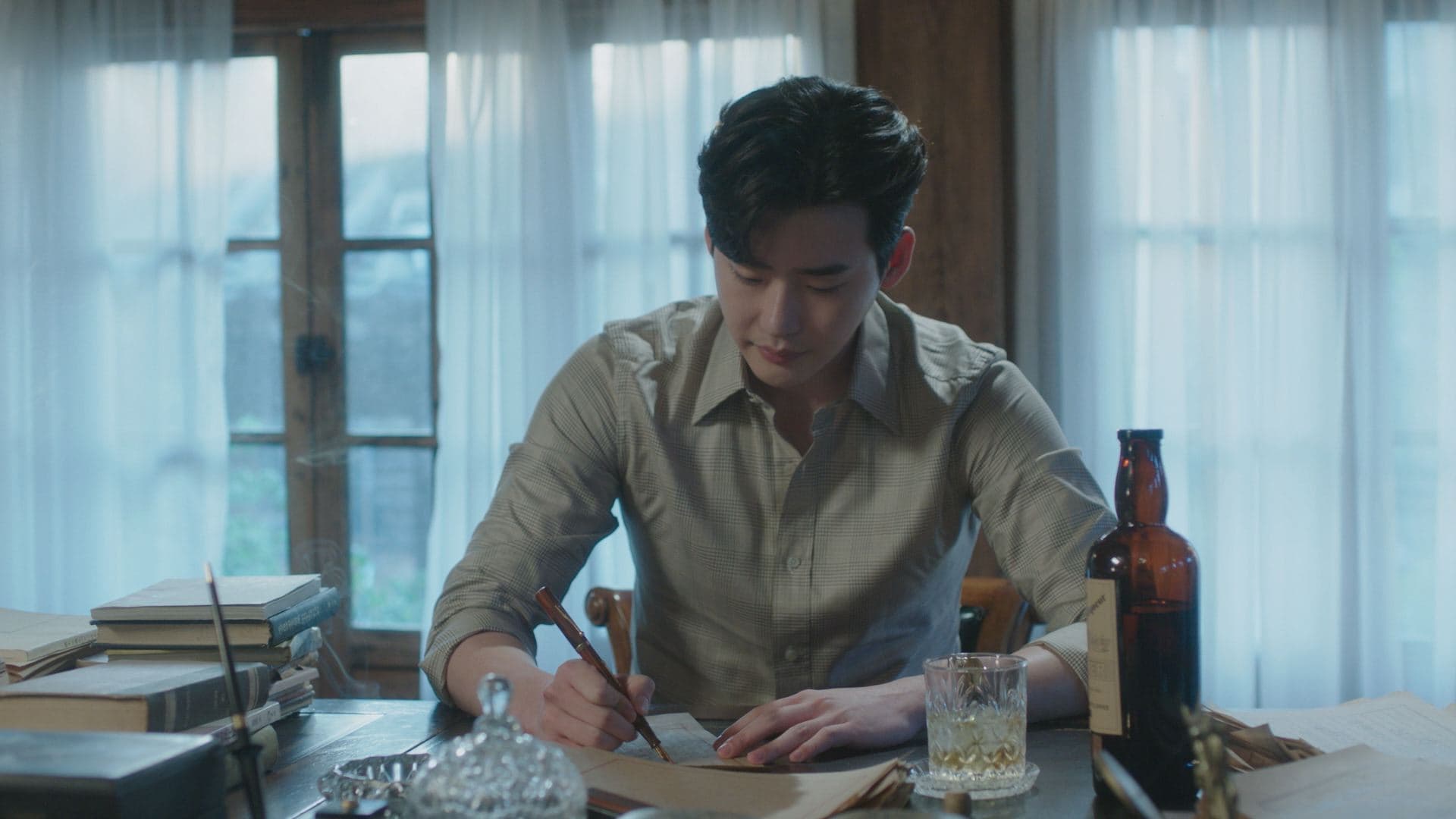 李鍾碩零片酬出演《死之詠贊》。(Netflix提供)