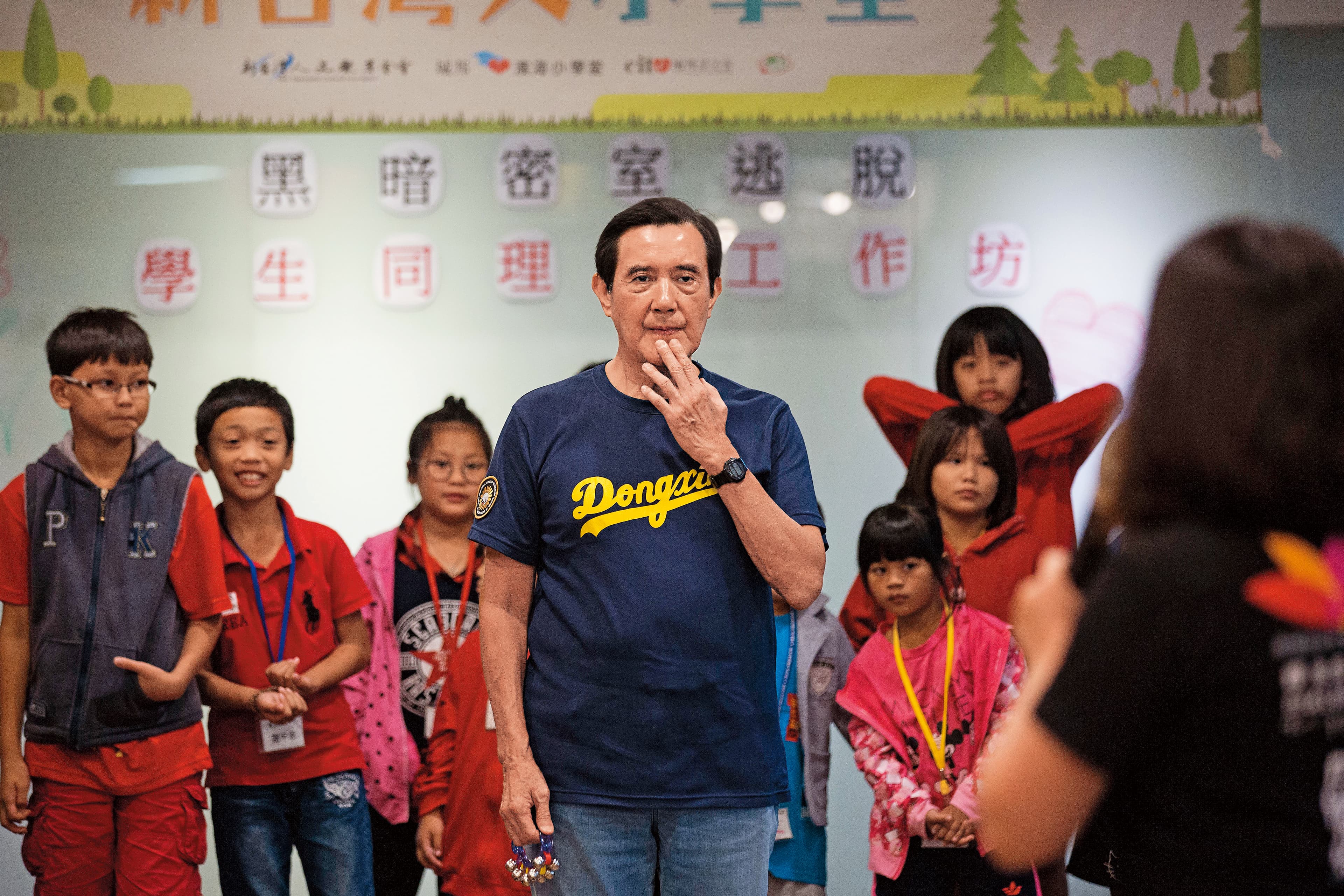 國民黨九合一選舉大勝,馬英九全台跑透透輔選,人氣逐漸由黑翻紅。