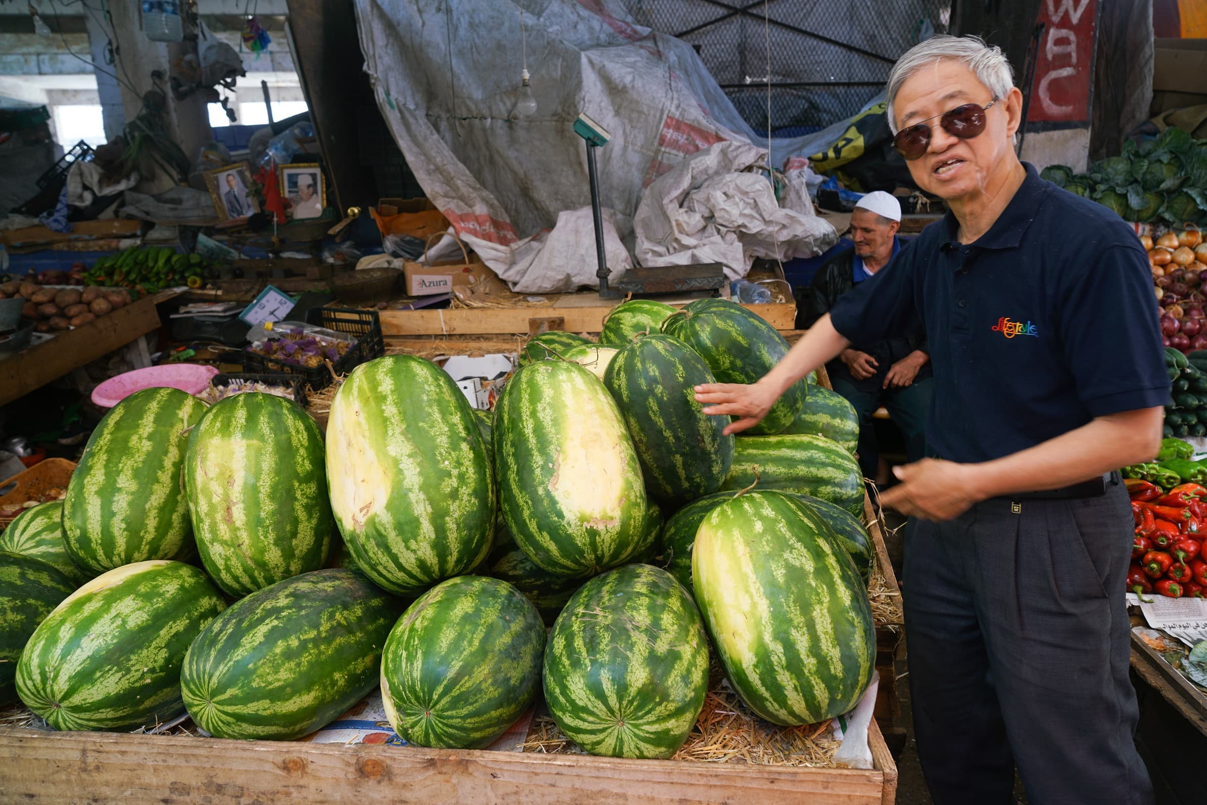 邱爸帶我們認識摩洛哥市場,這兒也產多種水果。