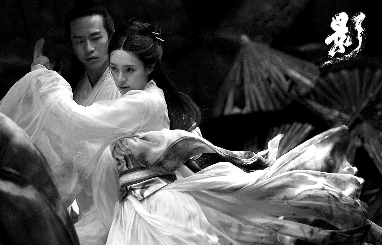 《影》雖非黑白片,但以「水墨畫」作為美學基調,鄧超與孫儷的演出配合得天衣無縫,雙雙入圍金馬獎。(傳影互動提供)