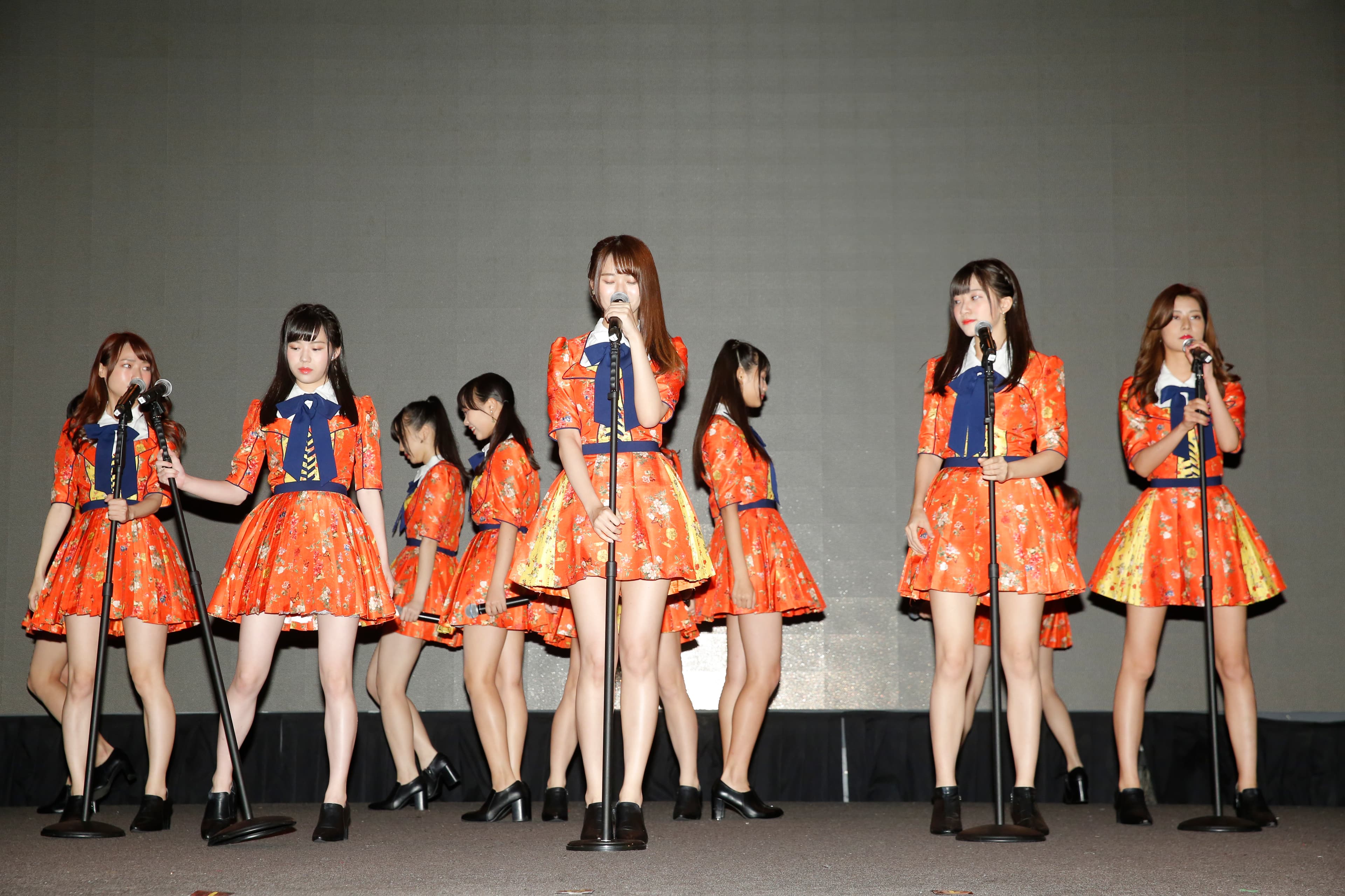直播平台「浪Live」同時也與AKB48 Team TP的經紀公司簽約,未來將提供全頻道資源強力力捧AKB48 Team TP。