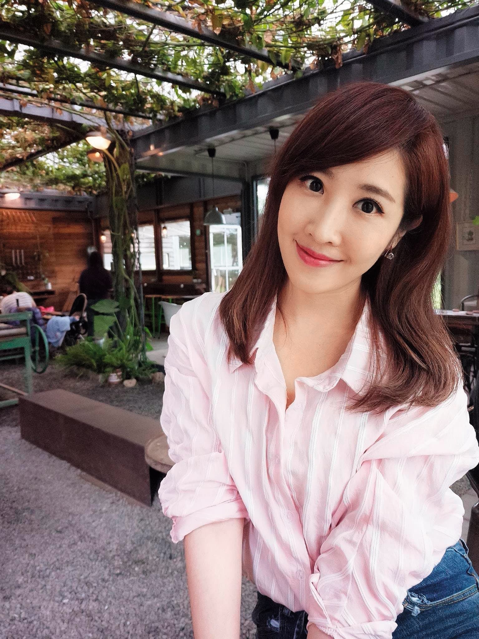 主播黃若薇曾在計程車上被吃豆腐。(翻攝自黃若薇臉書)