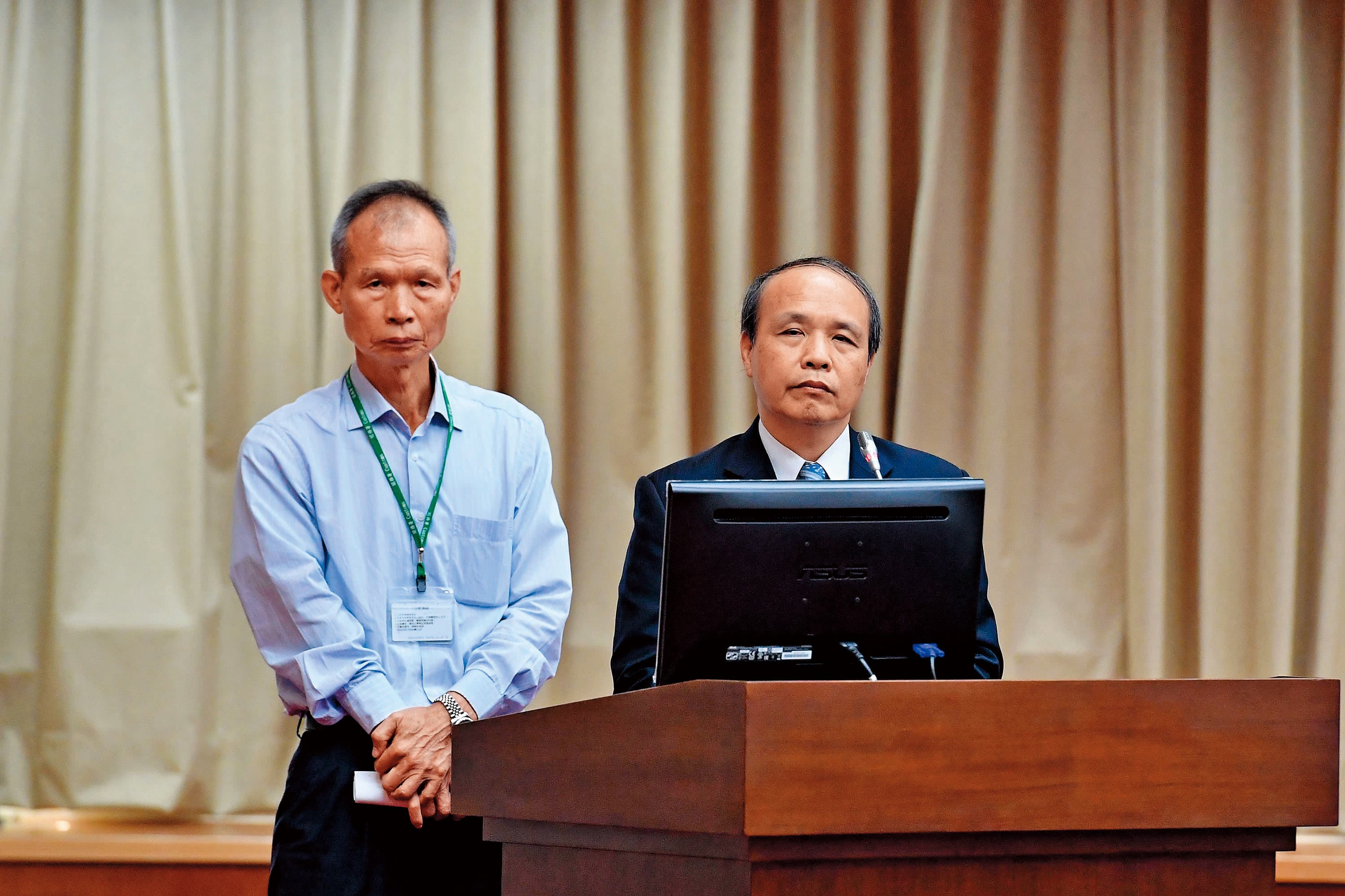 去年關務署讓一批疑藏有毒品的彎板機出關,當時的關務署長廖超祥還赴立法院報告。(中央社)