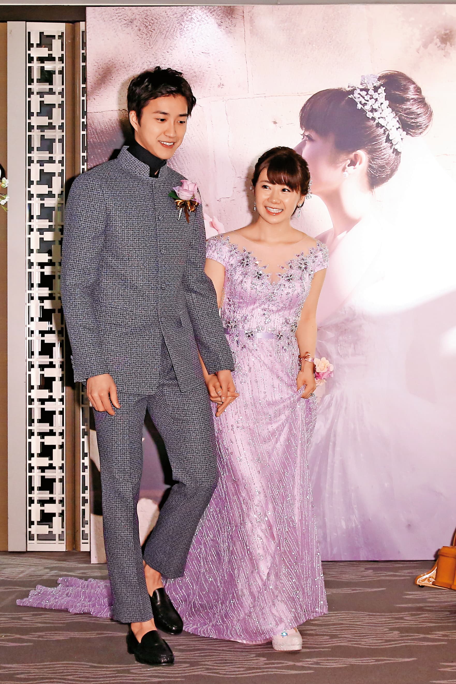 桌球運動明星夫婦江宏傑與福原愛,因參加陸綜《幸福三重奏》知名度扶搖直上,小倆口搶錢搶到手軟。