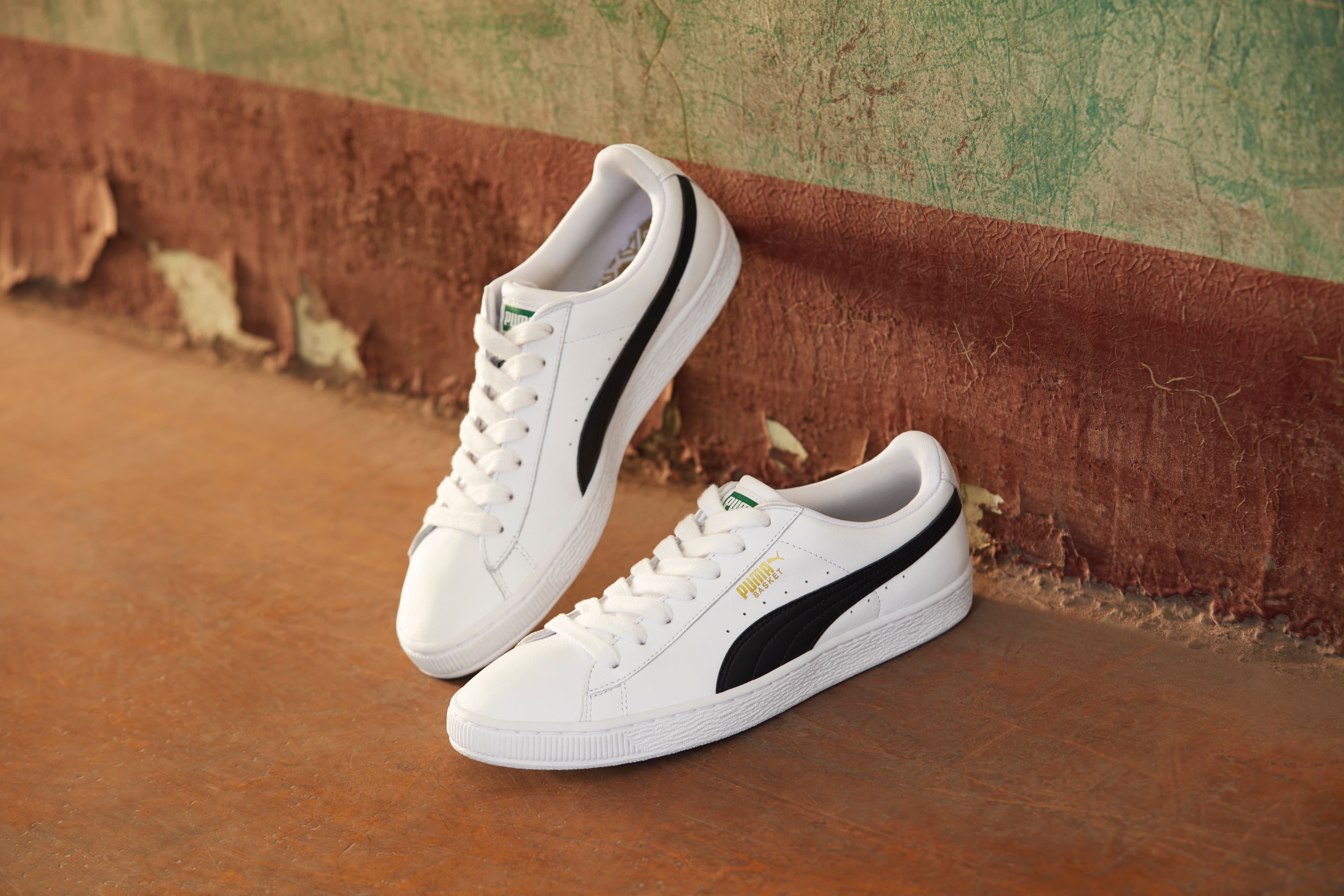 PUMA Basket Classic，NT$2,680。與之前BTS防彈少年團的合作聯名鞋款Basket Patent BTS，是同款鞋型。