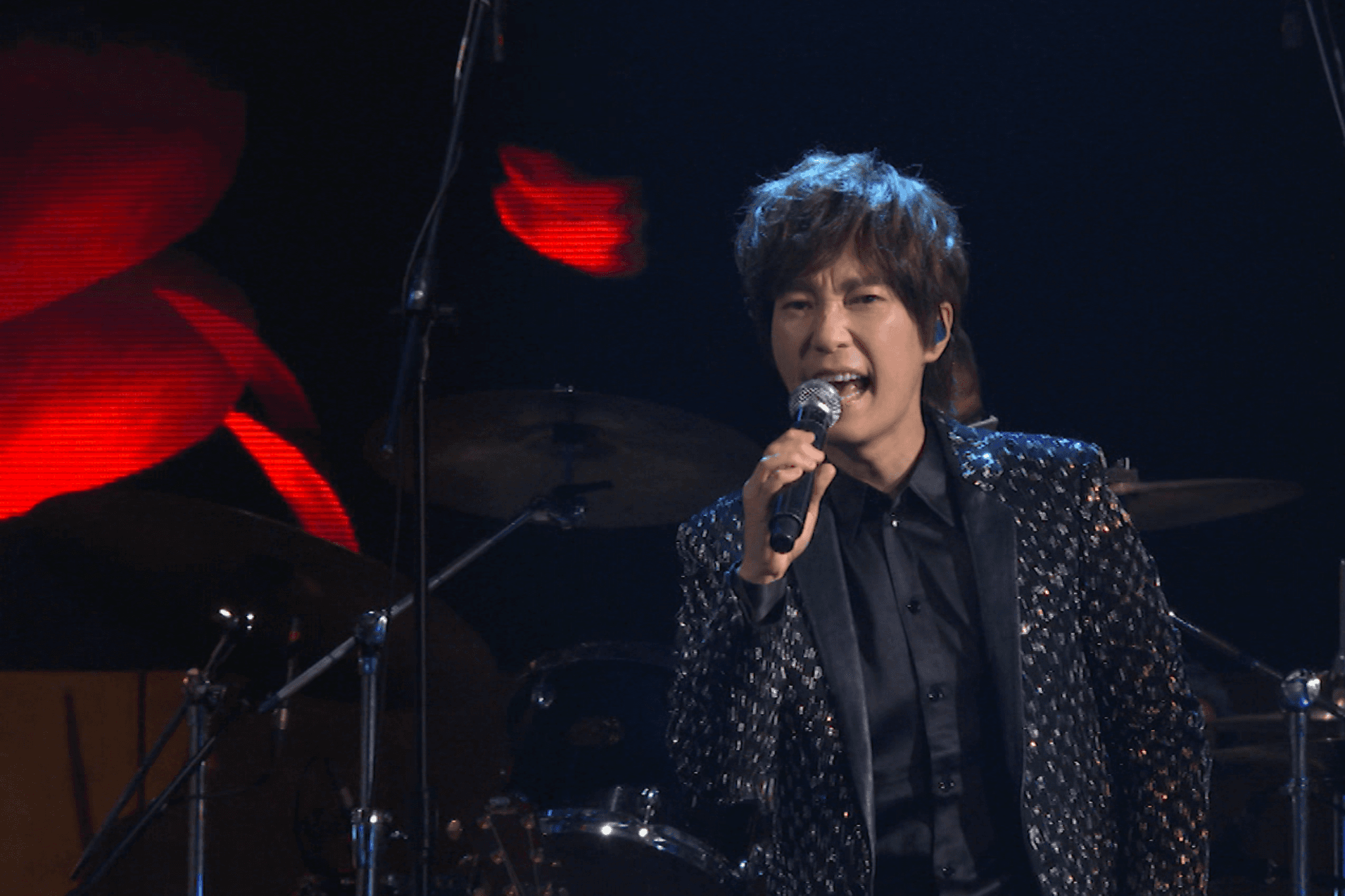 有「玫瑰王子」稱號的邰正宵首次透露〈九百九拾九朵玫瑰〉歌曲背後的故事。(公視提供)