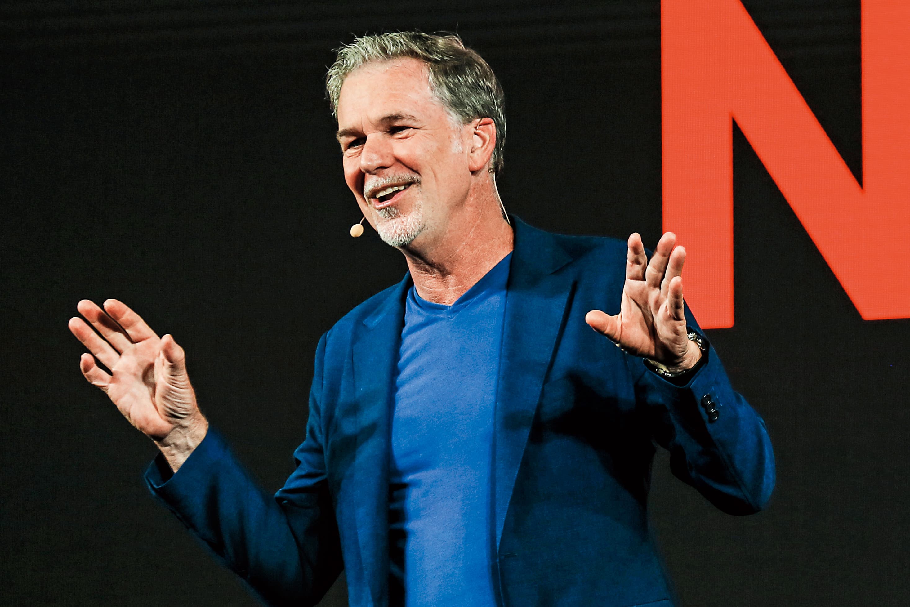 以Netflix為首的影音串流平台崛起，讓不少人擔憂電影的未來。圖為Netflix創辦人兼執行長瑞德海斯汀去年出席亞洲內容大會的畫面。（Netflix提供）