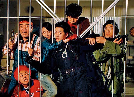 電影《群雄奪寶》在韓國票房表現差強人意，卻是申東益成功轉型電影編劇的處女作。（翻攝自Daum網站）