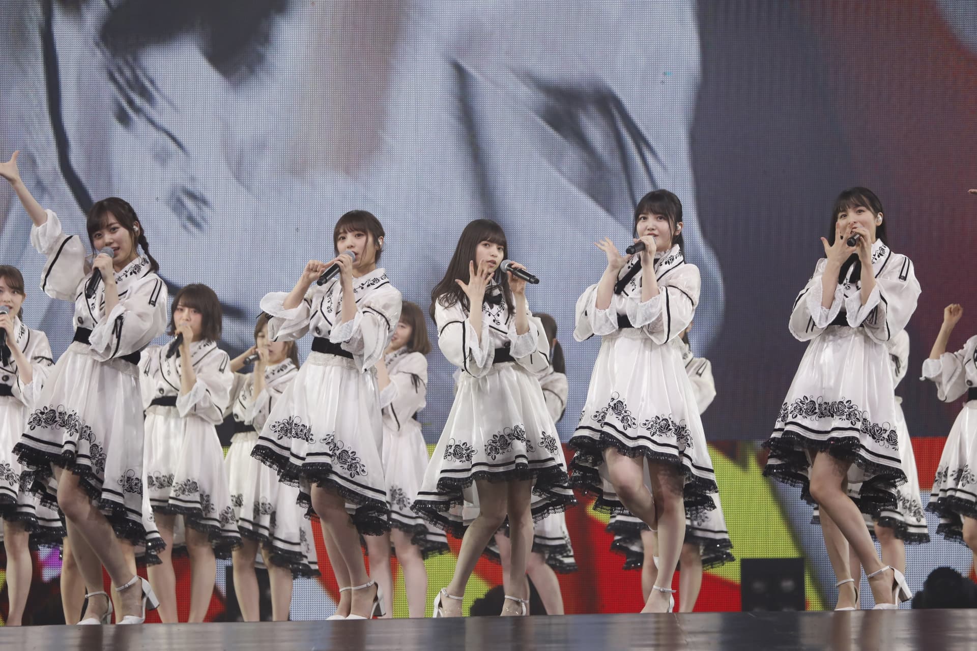 乃木坂46演唱多首歌曲，伴以她們青春活潑舞蹈，美不勝收。（好玩國際文化提供）