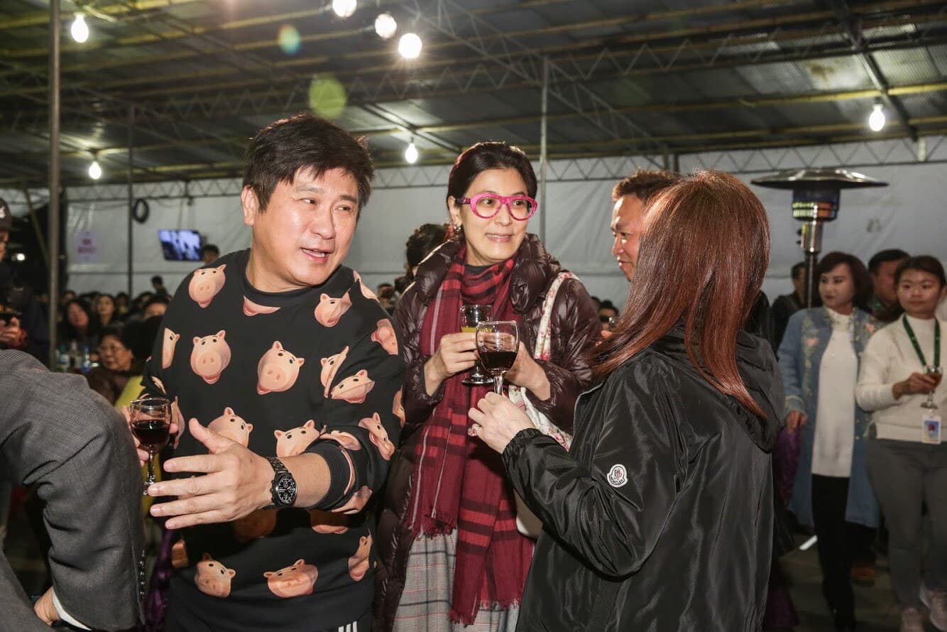 丁柔安(中)是第一次參加民視尾牙。