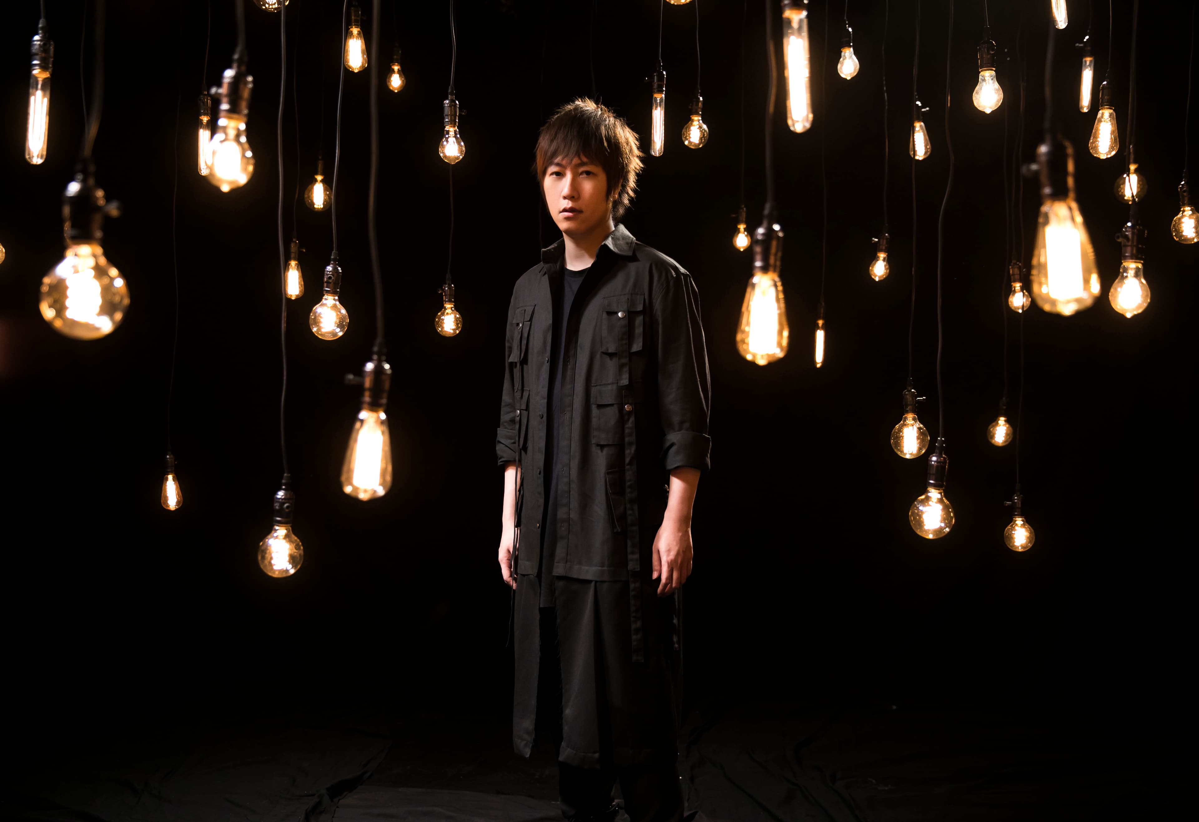 阿信與作家韓寒合作的〈一半人生〉是電影主題曲,有阿信助陣更添話題。(相信音樂提供)