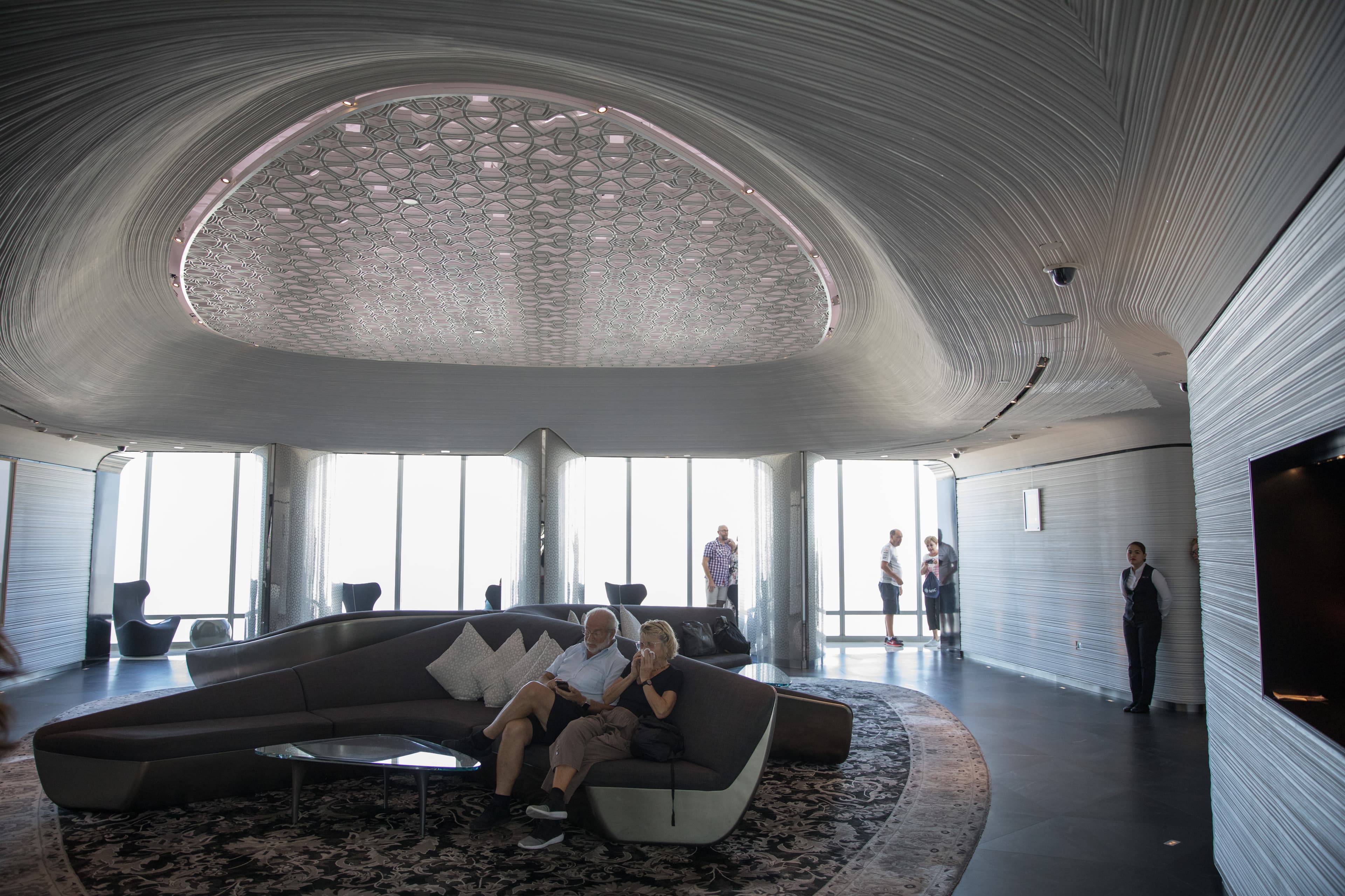 148層樓高的VIP Lounge，能避開人潮舒適賞景。
