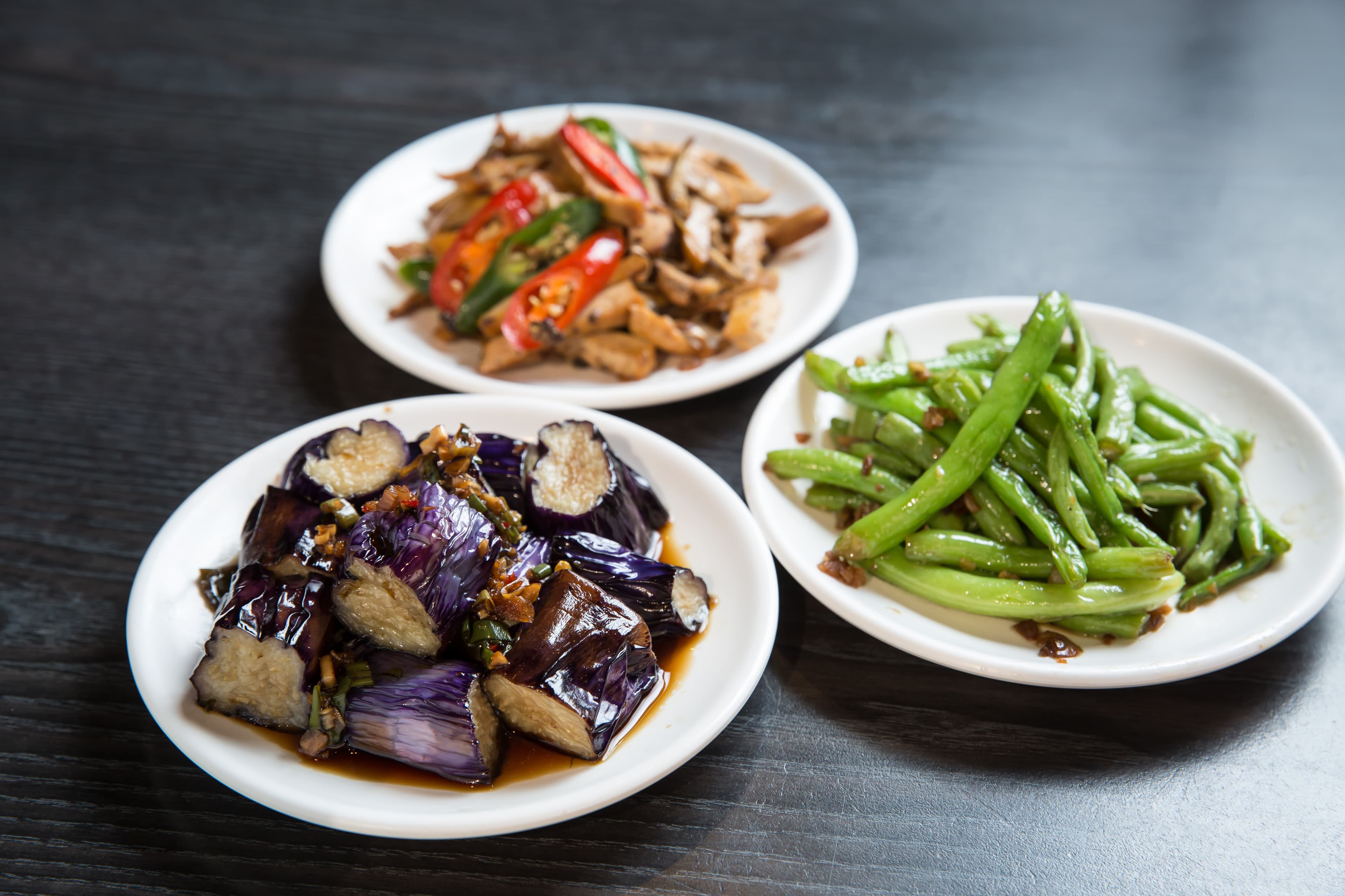 半畝園的小菜也頗受老饕喜歡,全部當天一早現做。第二代接班後也把調味數據化,讓所有師傅都能精準掌握味道。