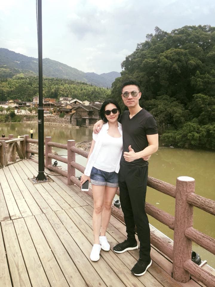 小S年紀雖已破40歲,但她依然保持纖細好身材,臉部保養更是不在話下。(翻攝自小S臉書)