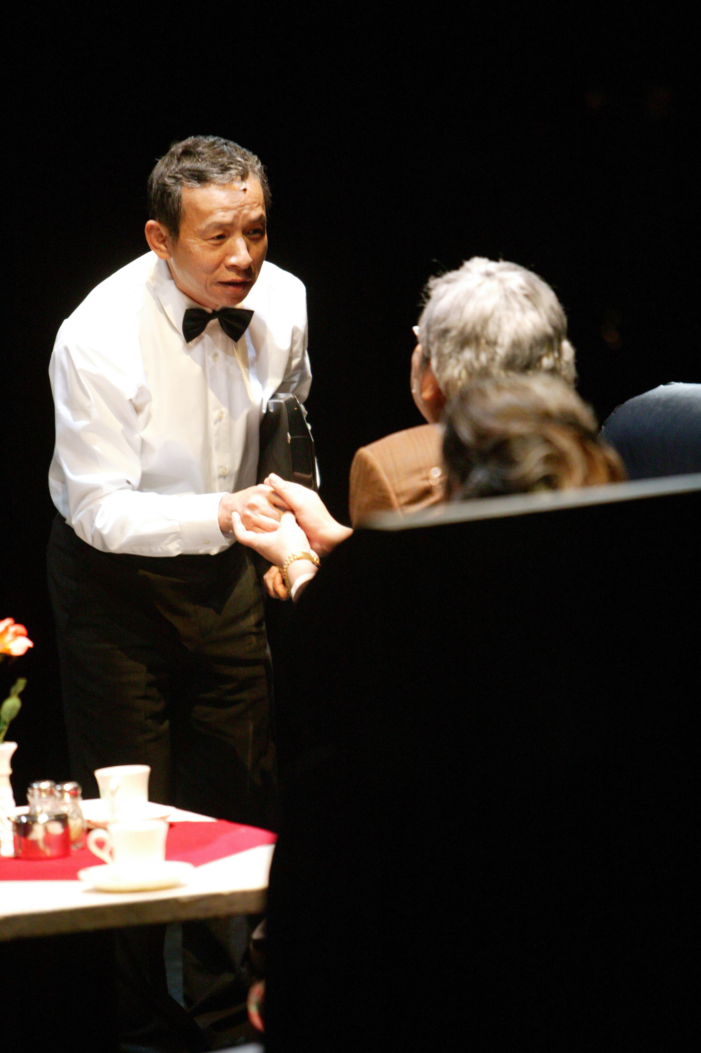 《人間條件二》由吳念真導演帶領故事走入演者、觀眾的內心深處。(綠光劇團提供)