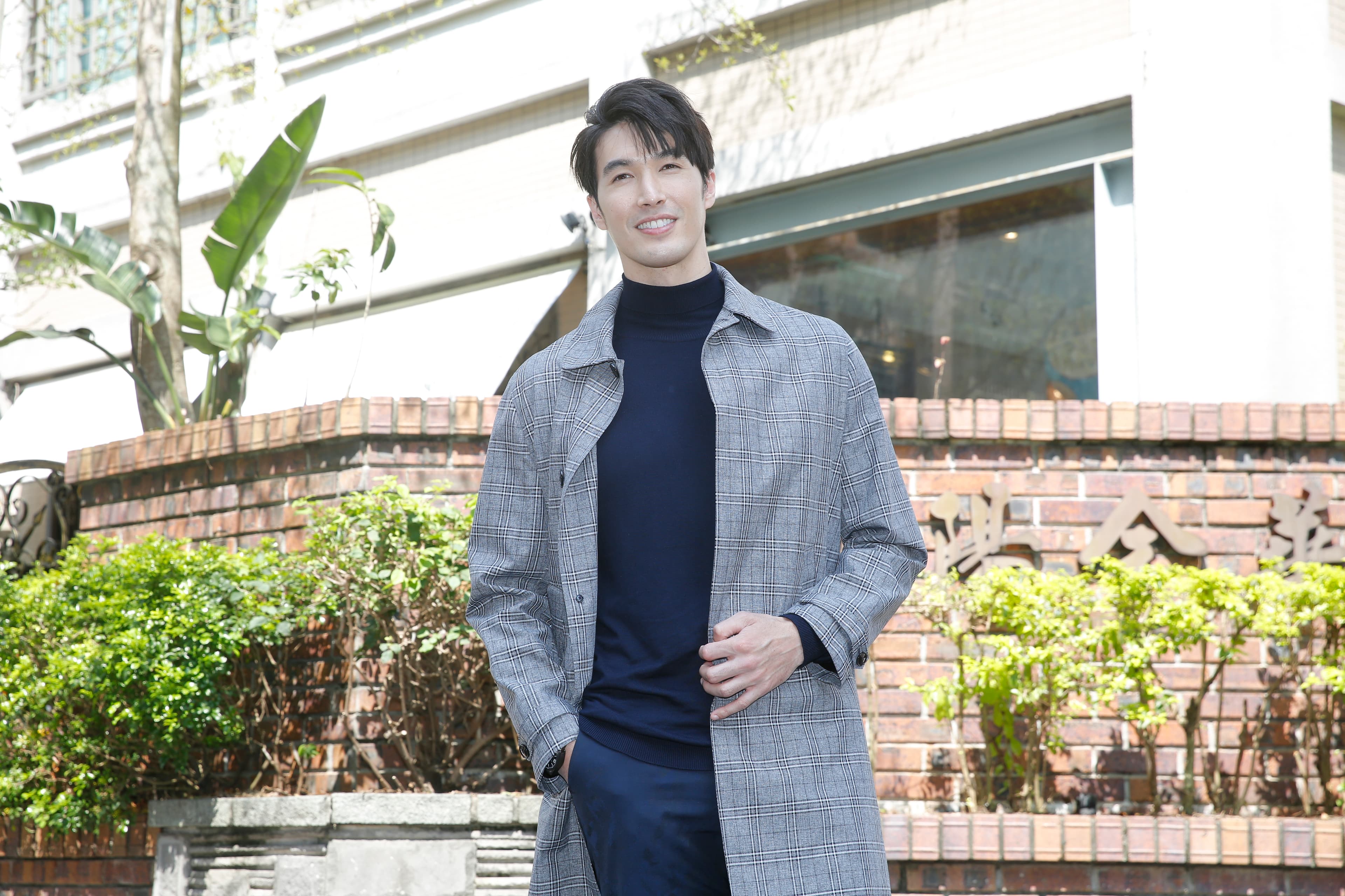 錦榮最近正積極幫忙要去夏威夷參加比基尼健身比賽的Akemi減肥。