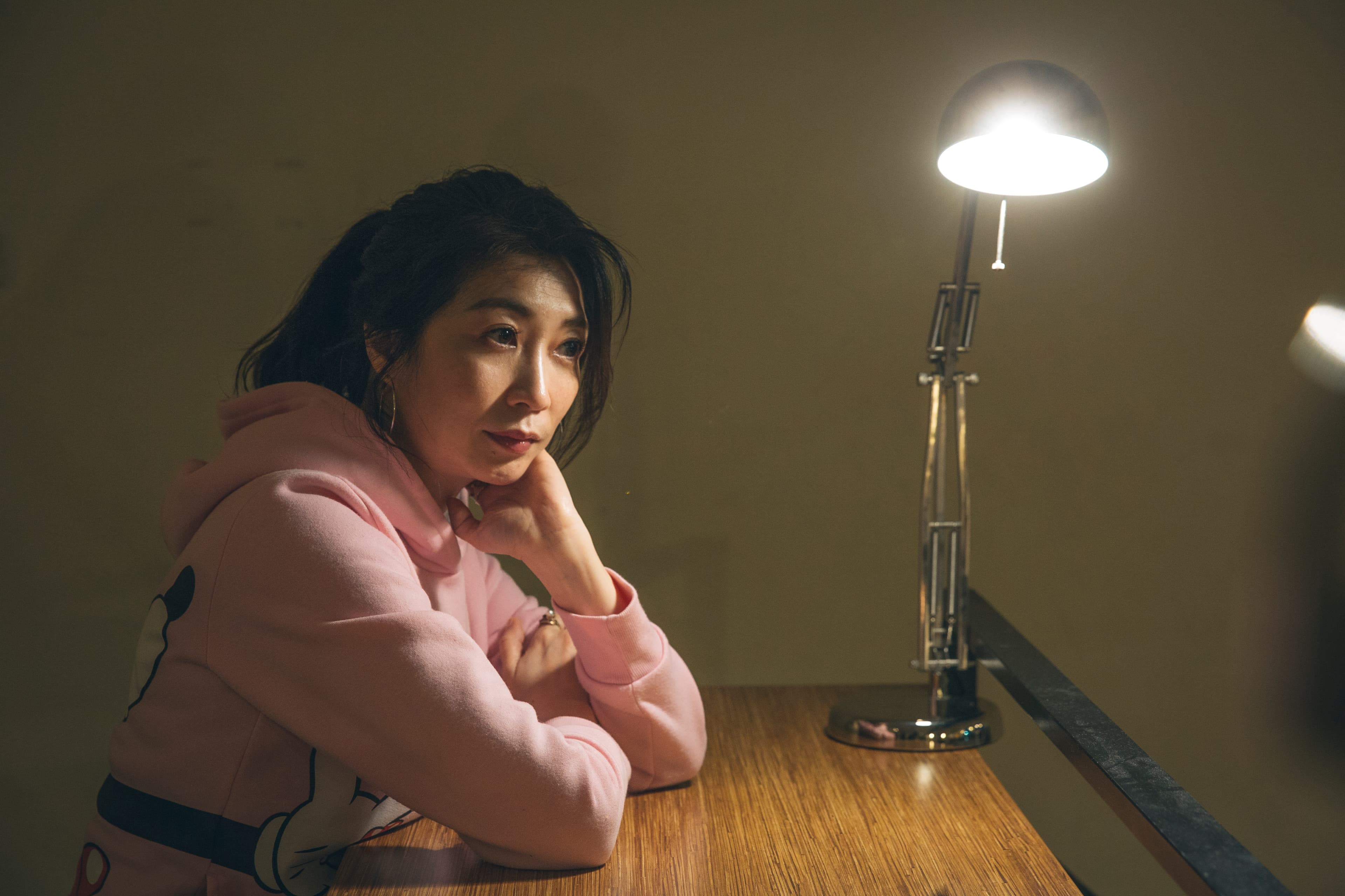 曾被媒體以為是台語掛的,實際上黃嘉千的爛台語一度是她不敢接《老大人》的原因,果然在拍攝期間鬧出不少笑話。