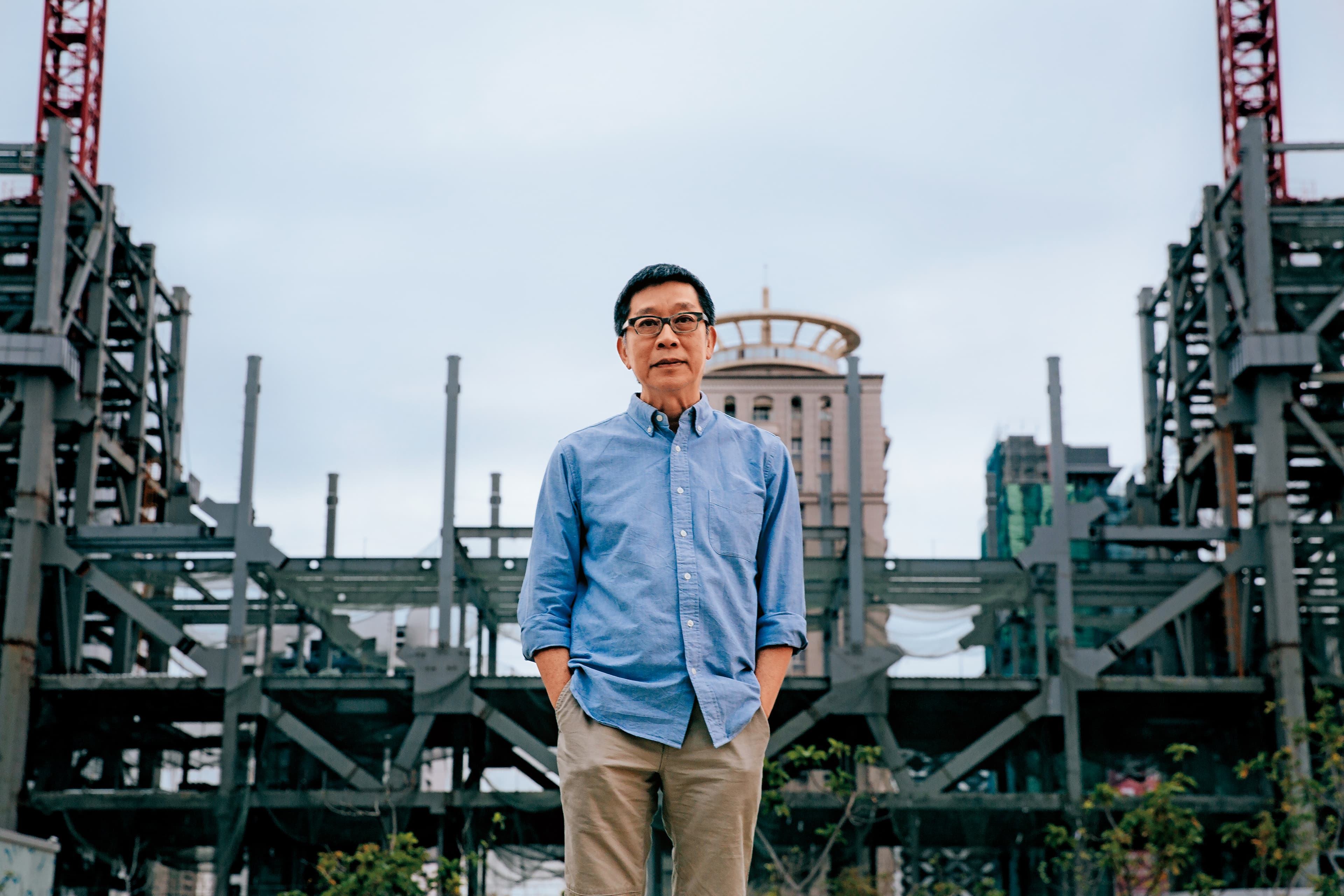趙崇基不顧眾人反對,執意開拍以香港左派六七暴動為主題的電影《中英街一號》,彷真情節讓人看了觸目驚心。